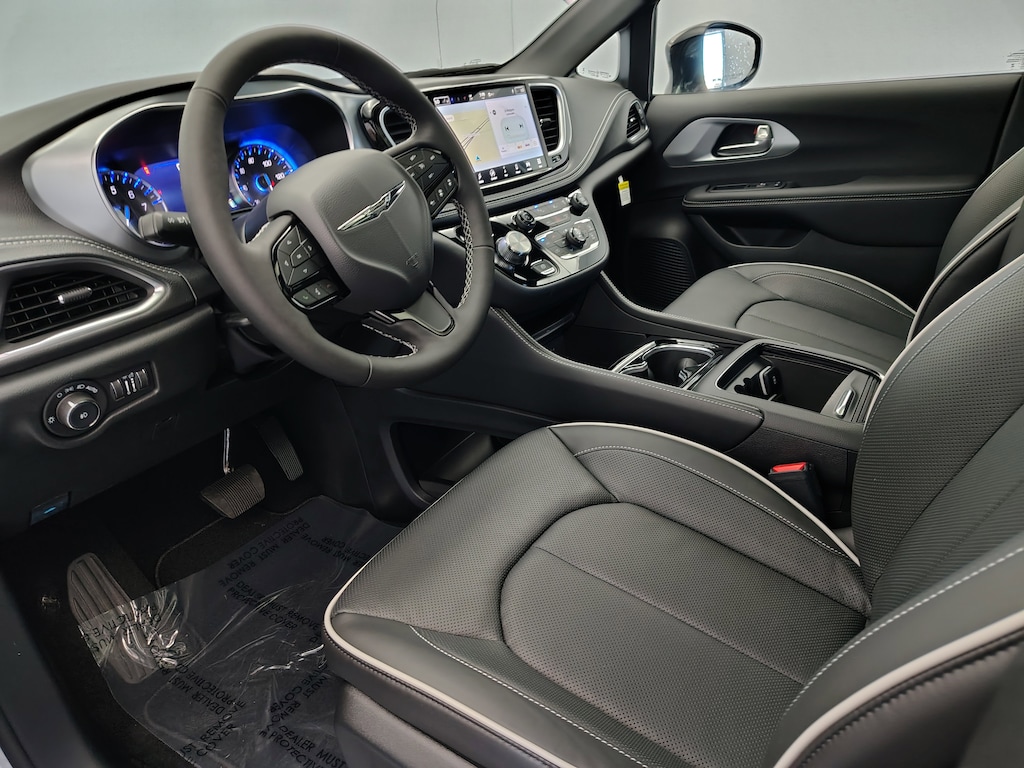 New 2026 Chrysler Pacifica Limited Van