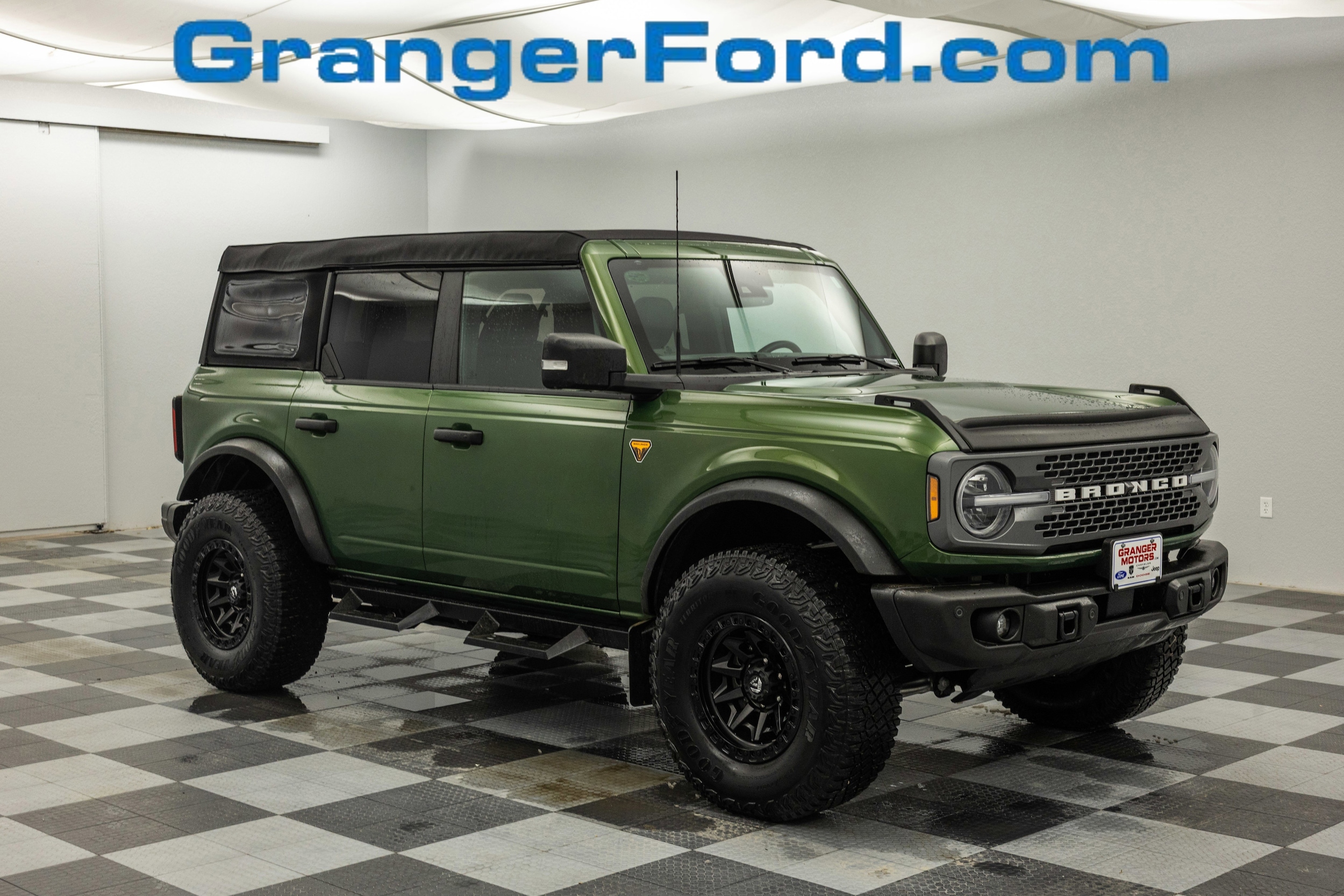 2023 Ford Bronco 4-Door Badlands's photo