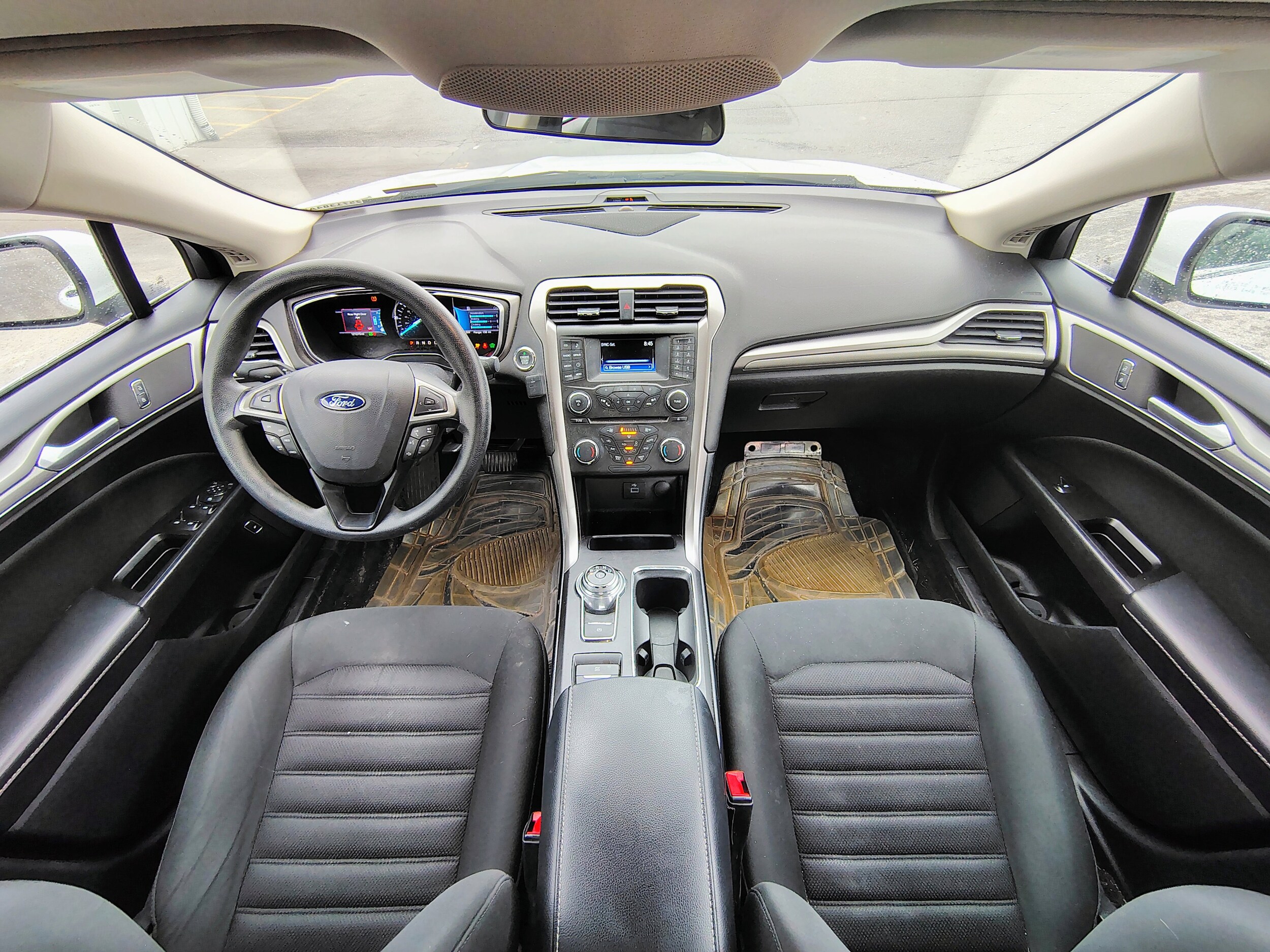 2017 Ford Fusion Hybrid SE photo 2