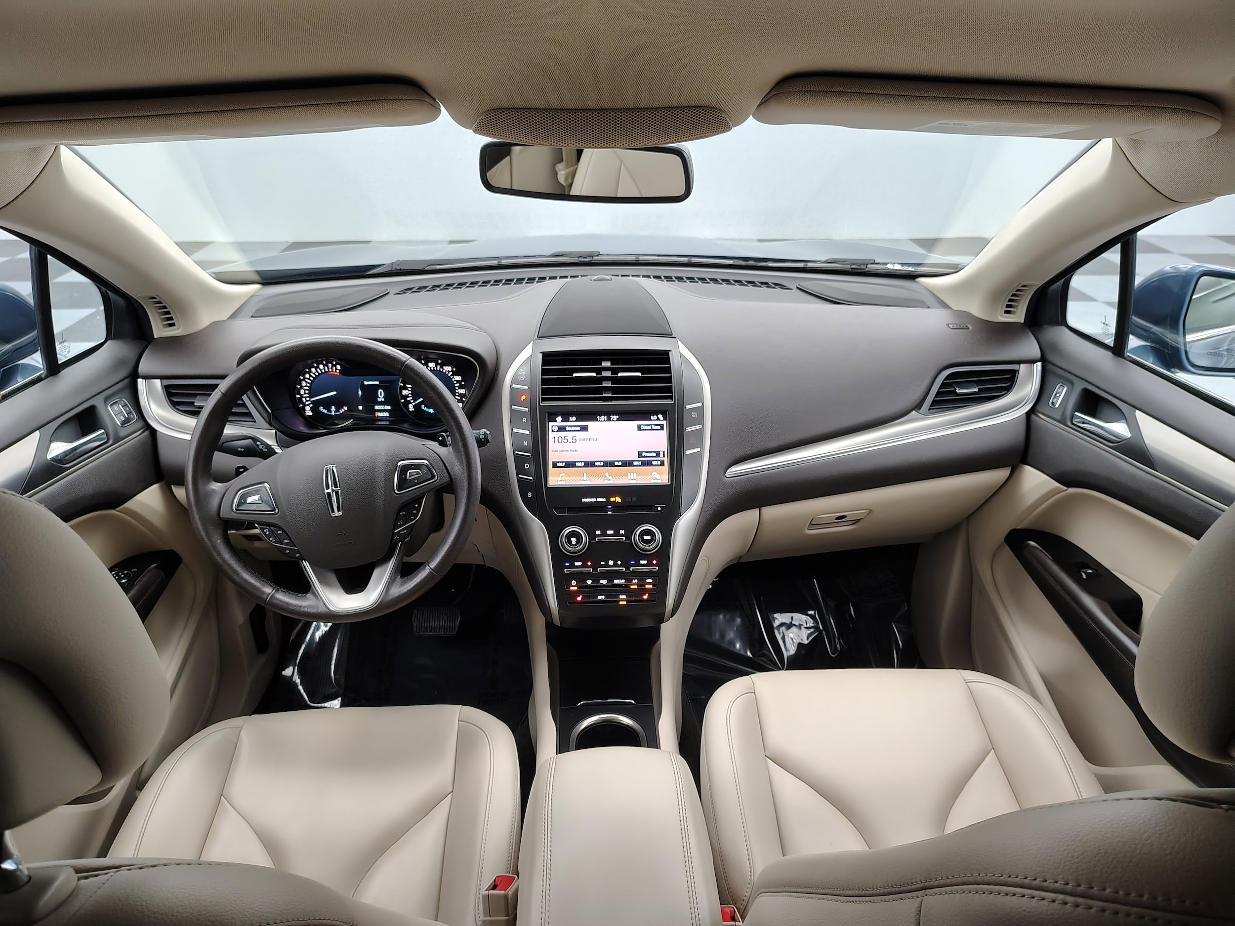 Used 2018 Lincoln MKC Base/Premiere with VIN 5LMCJ1D99JUL08960 for sale in Granger, IA