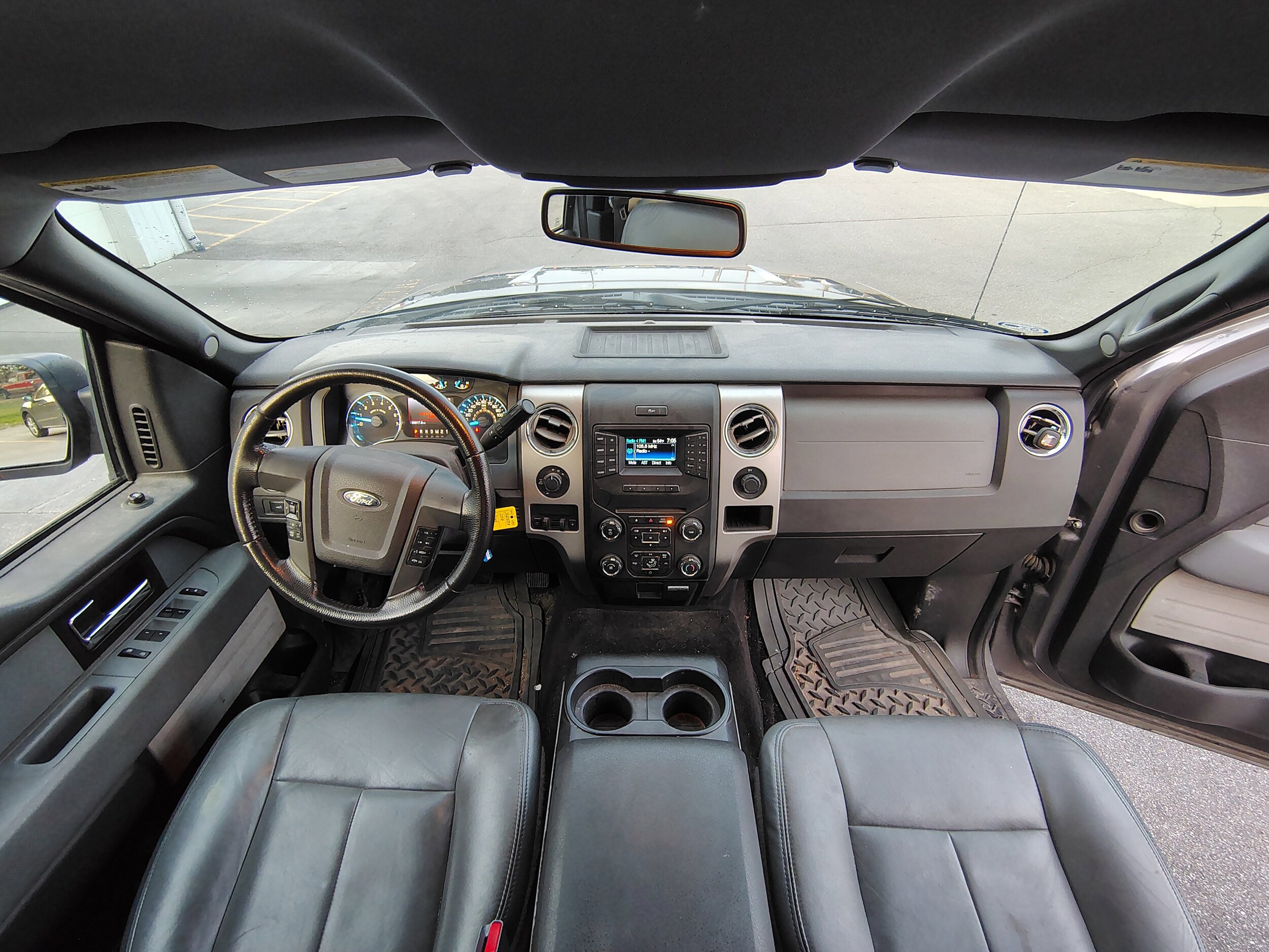 2014 Ford F-150 XLT photo 2