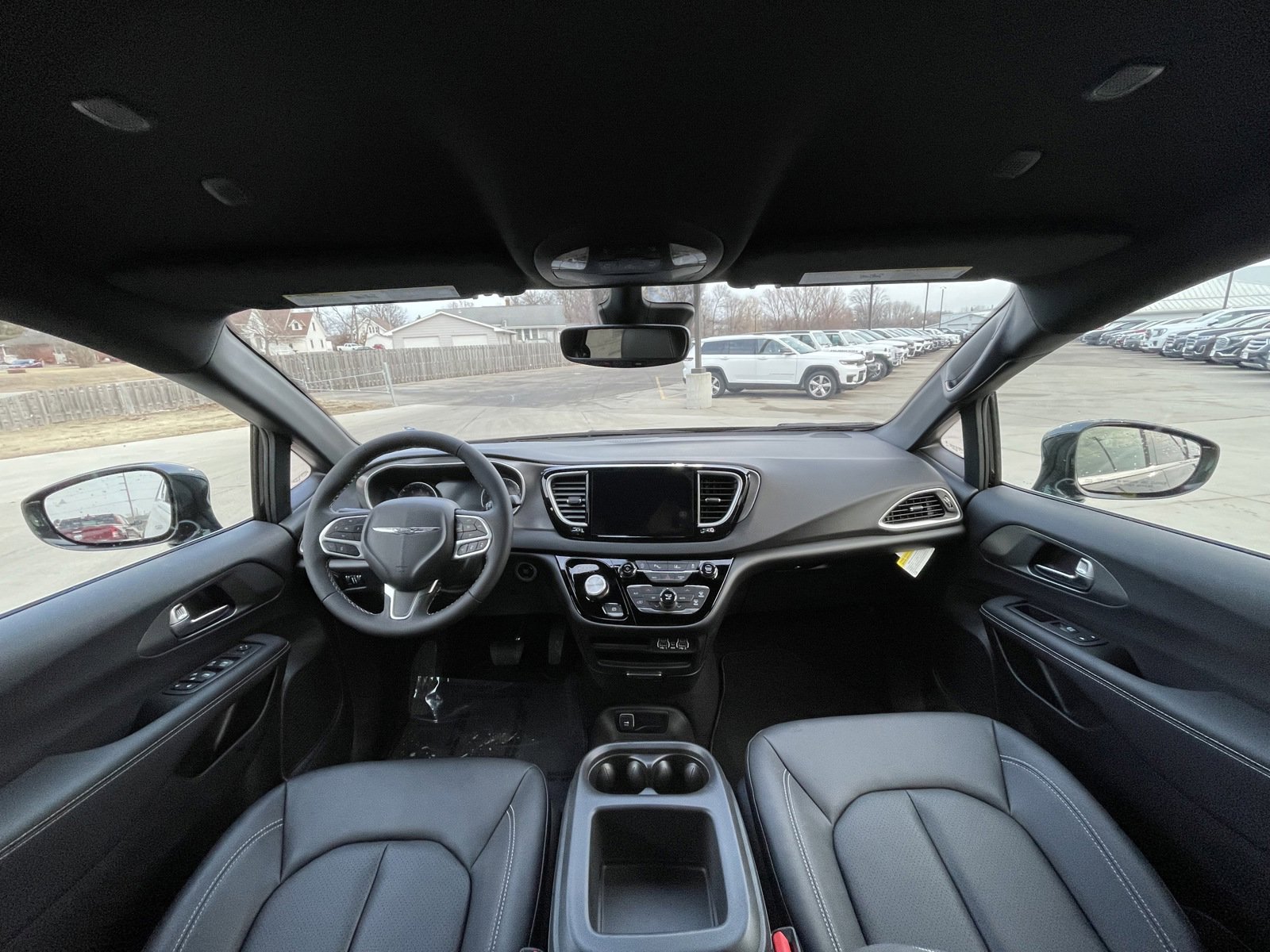 2025 Chrysler Voyager LX photo 2