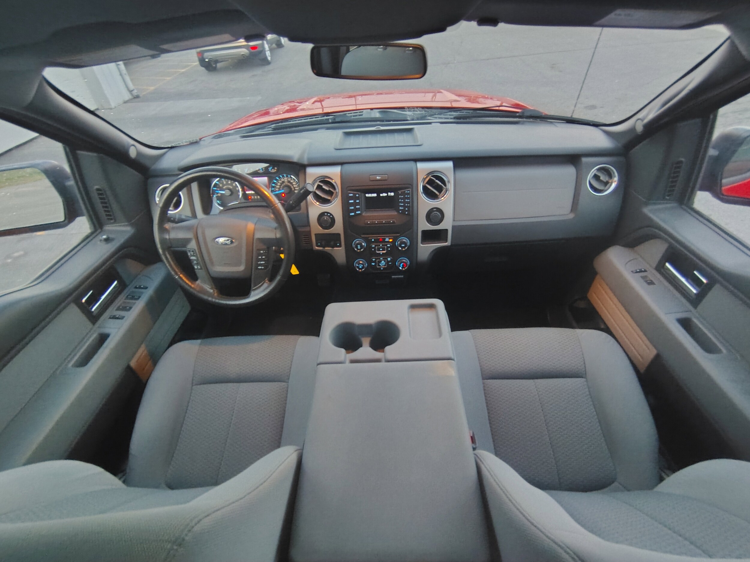 2014 Ford F-150 XLT photo 2