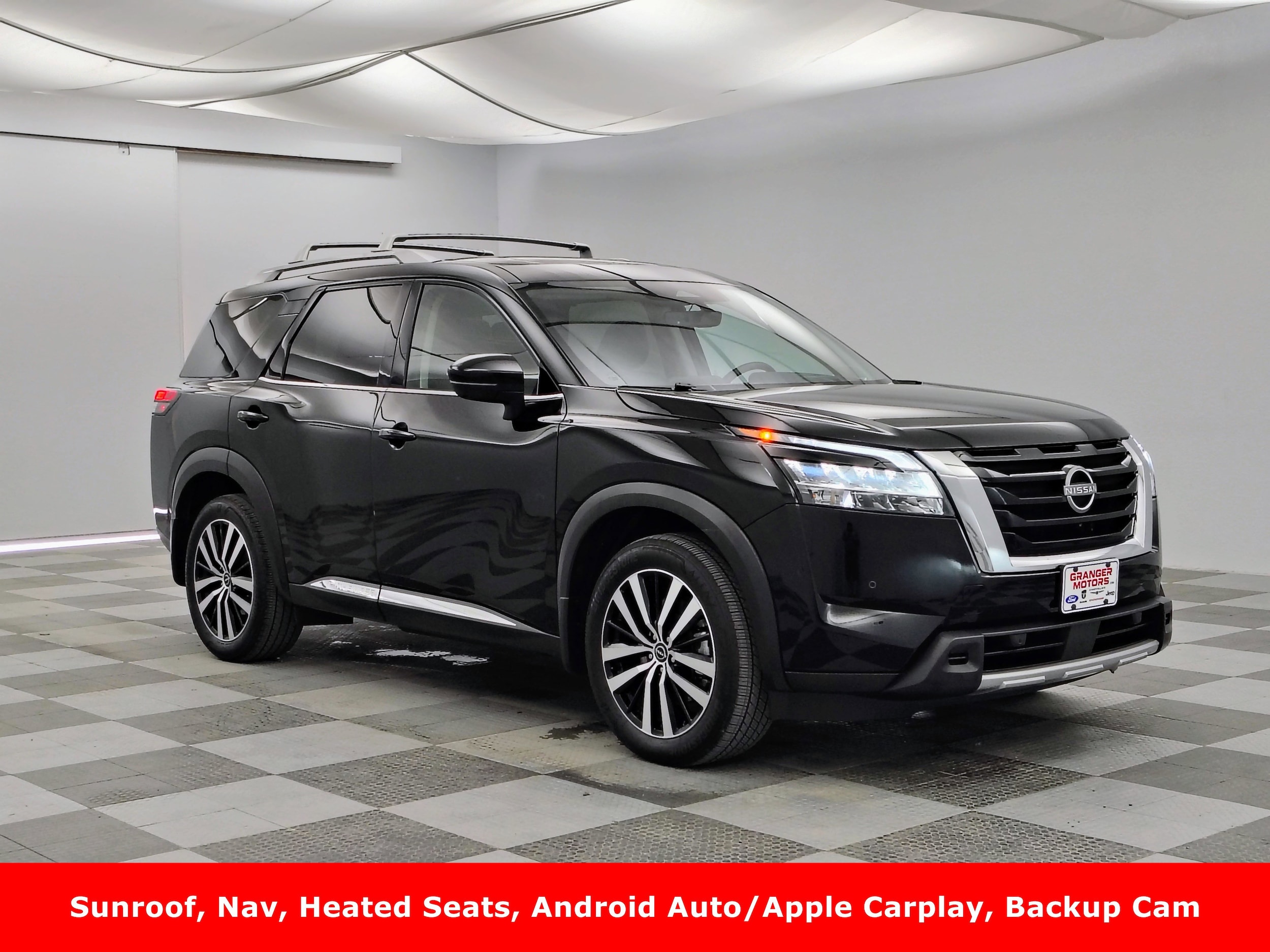 2024 Nissan Pathfinder Platinum 4WD's photo