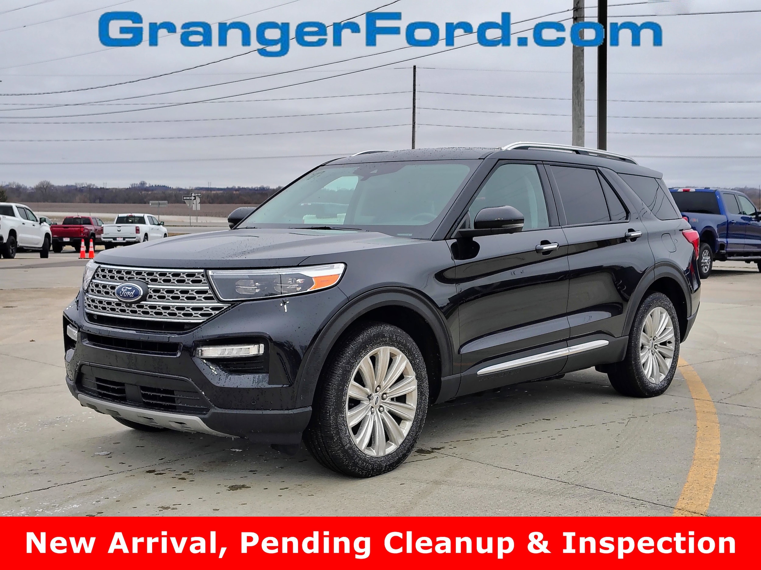 2023 Ford Explorer Limited's photo