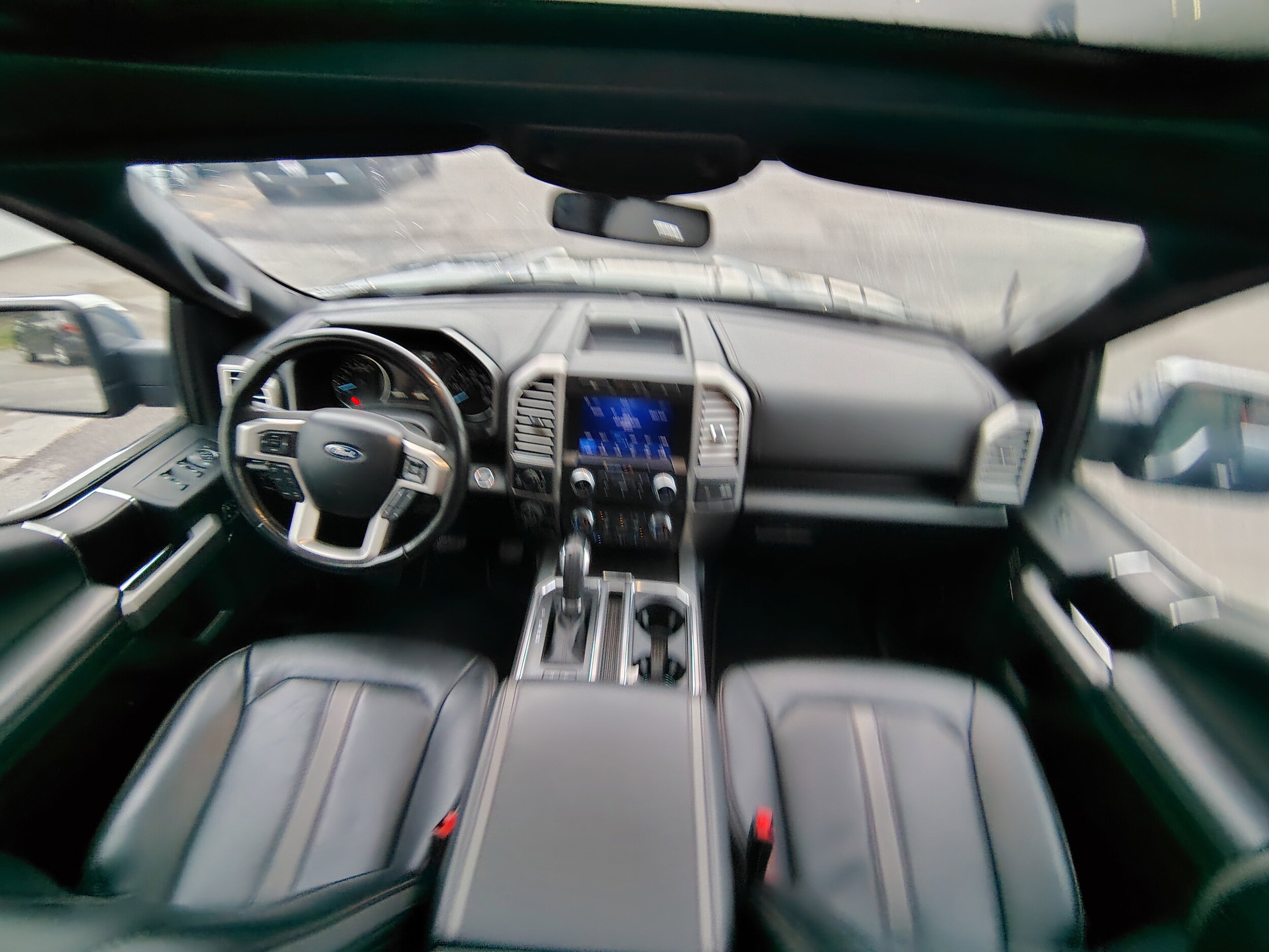 2020 Ford F-150 Platinum photo 2