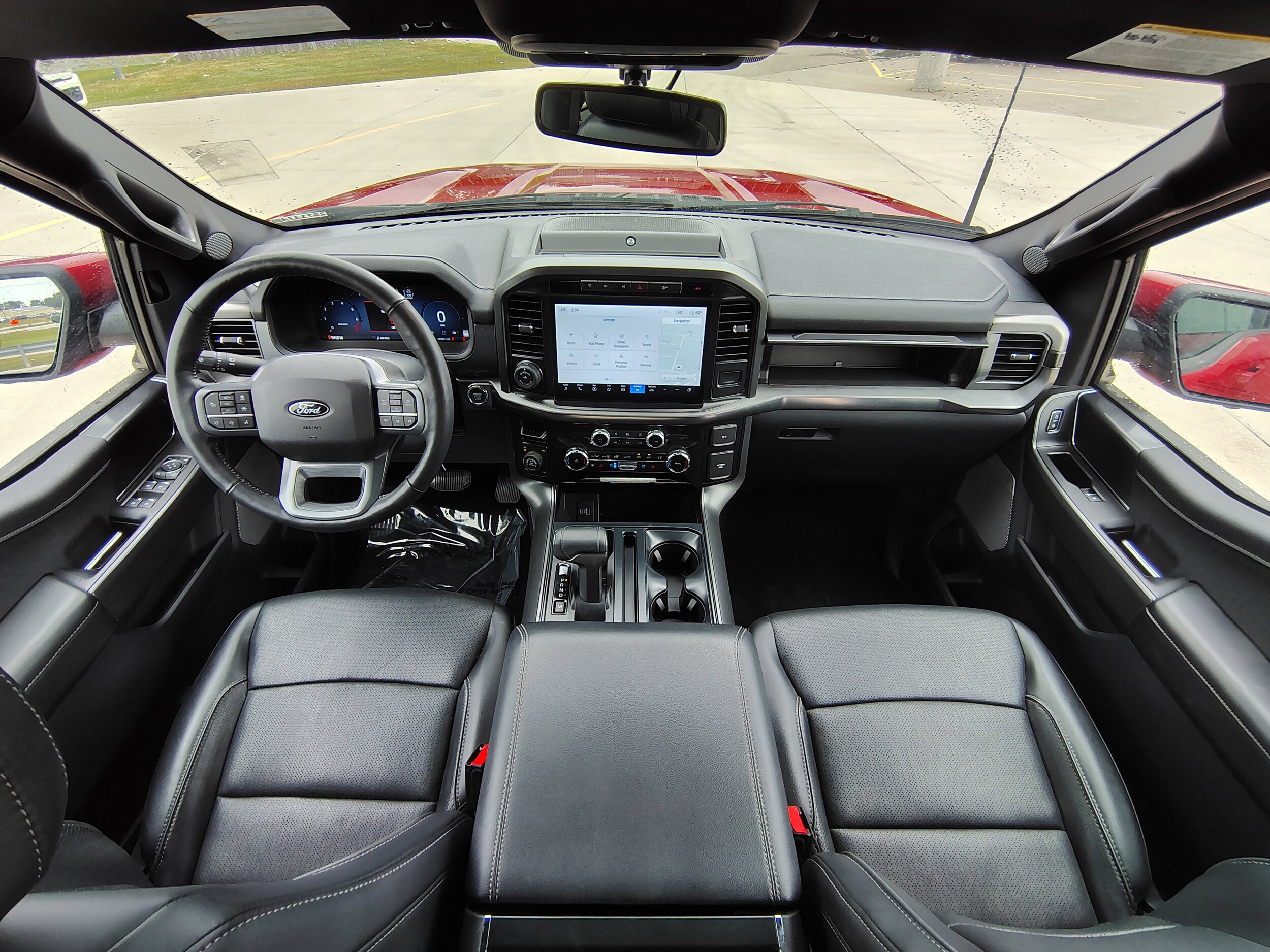 2024 Ford F-150 Lariat photo 2