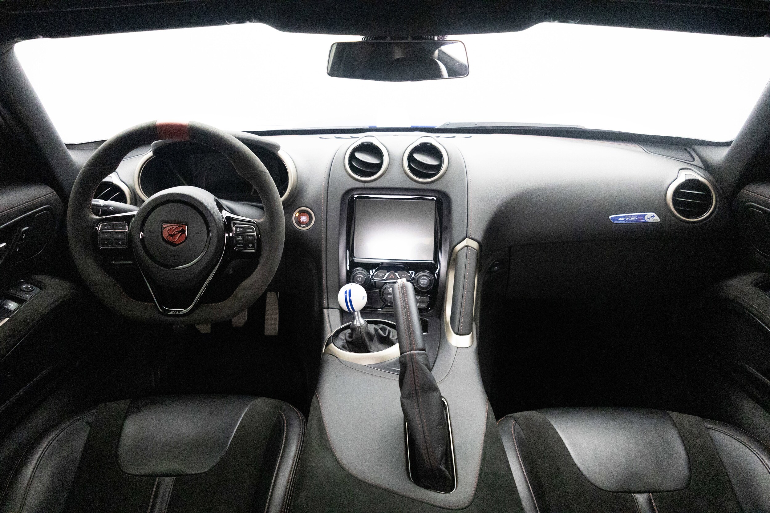 2017 Dodge Viper GTC photo 3