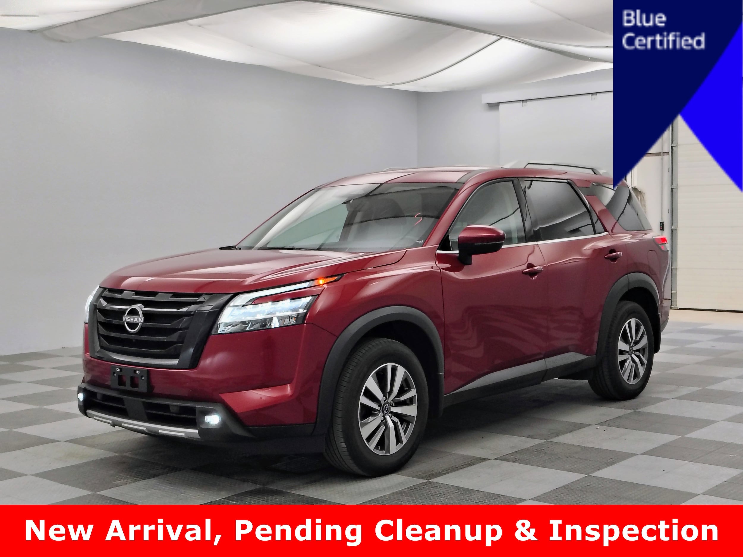 2023 Nissan Pathfinder SL 4WD's photo