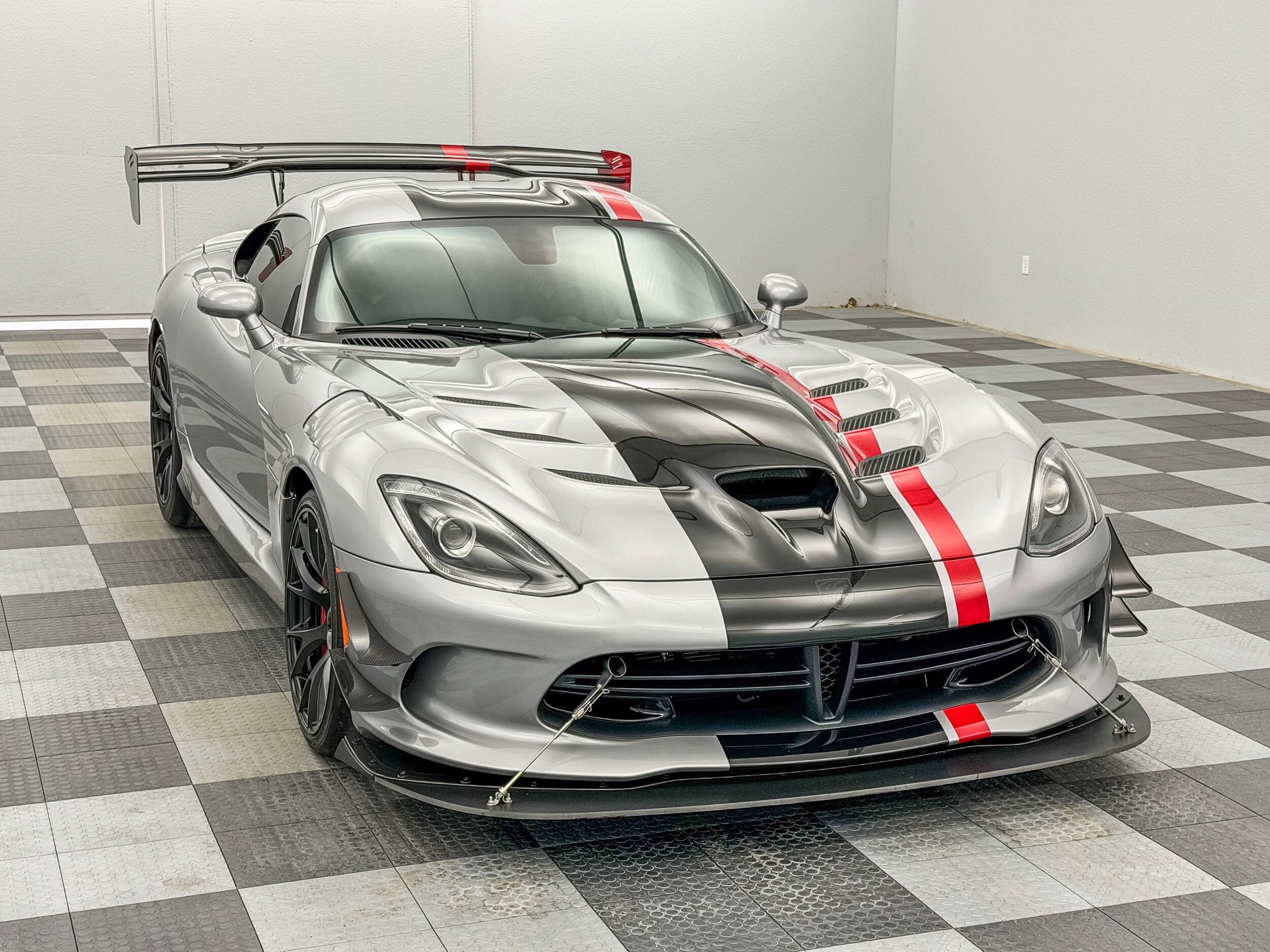 2016 Dodge Viper ACR photo 4
