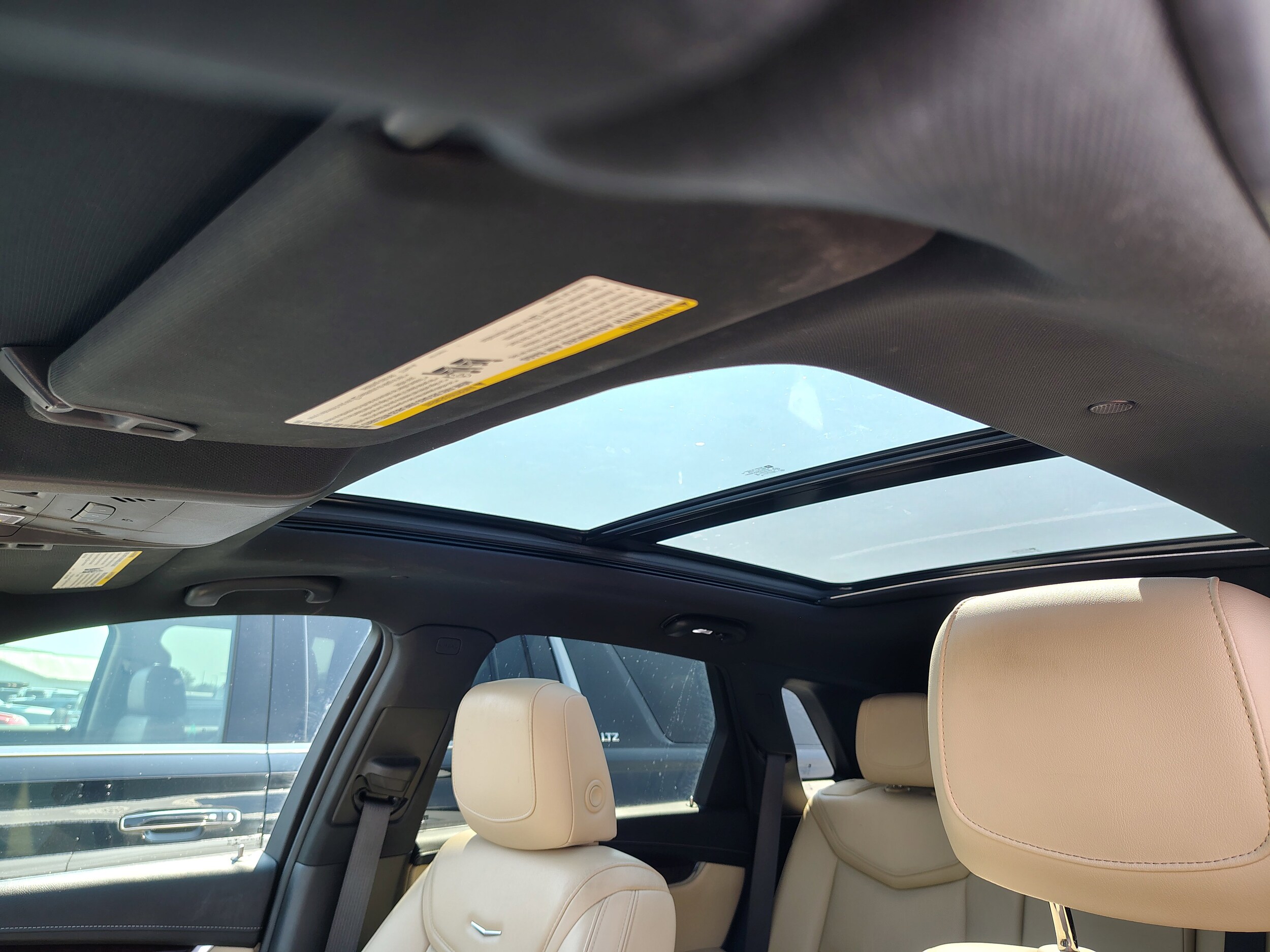 2018 Cadillac XT5 Premium Luxury photo 2