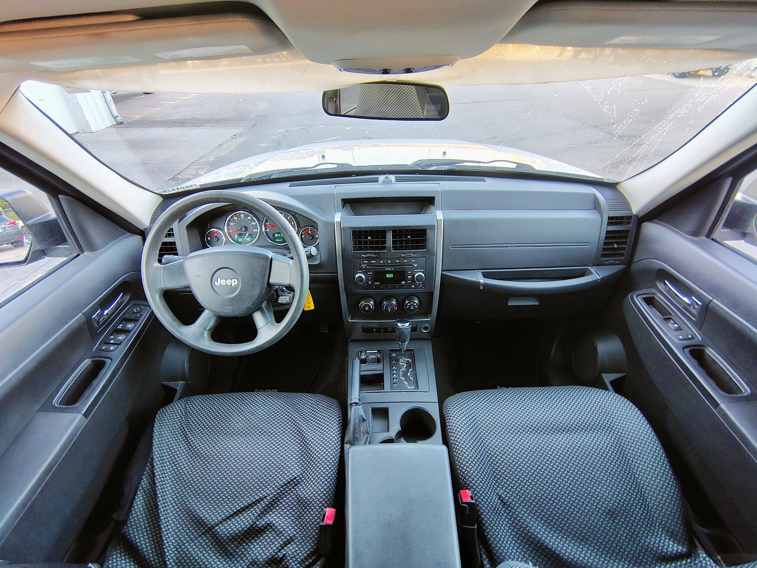 2010 Jeep Liberty Sport photo 2