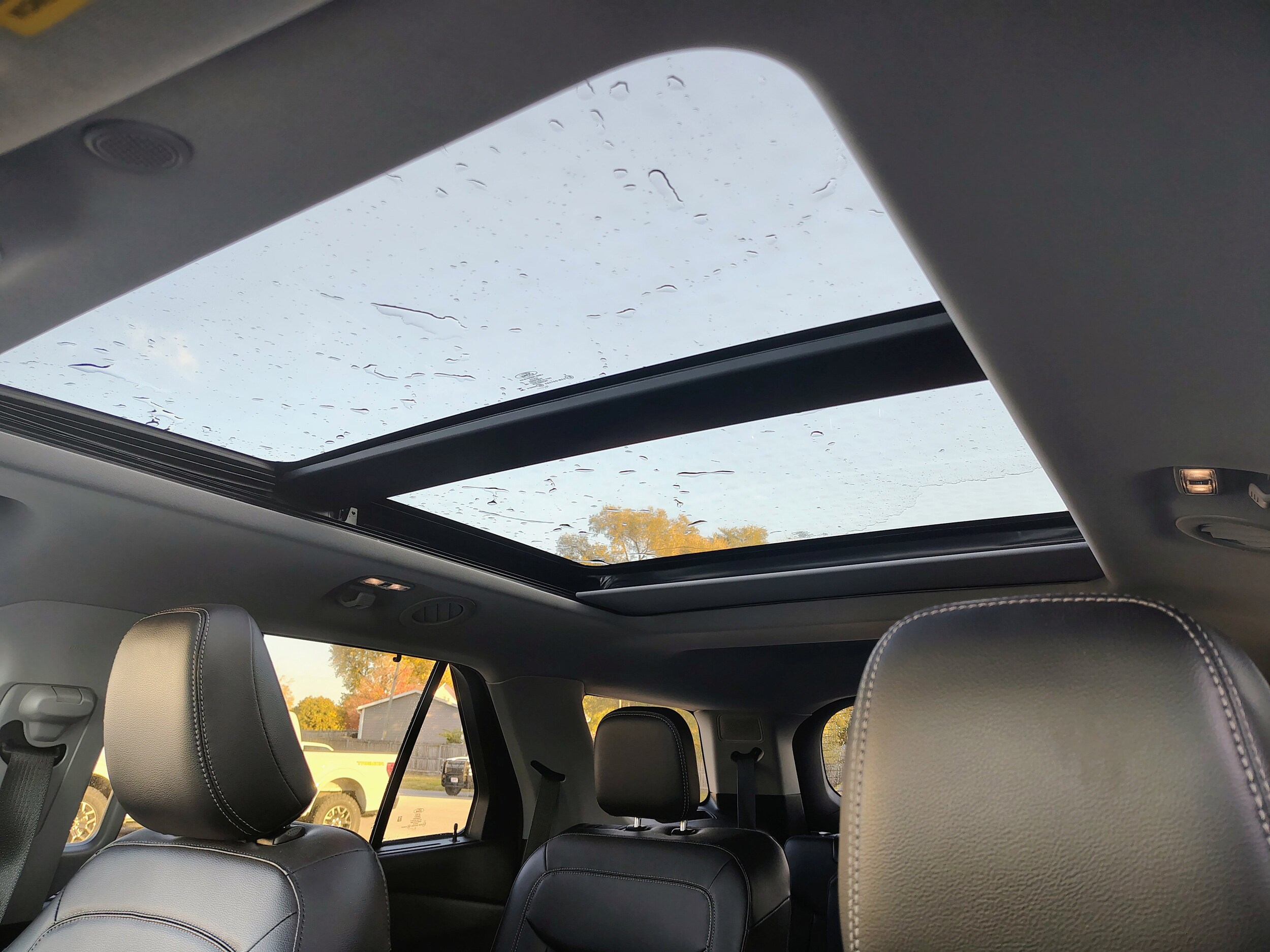 2023 Ford Explorer Limited photo 2