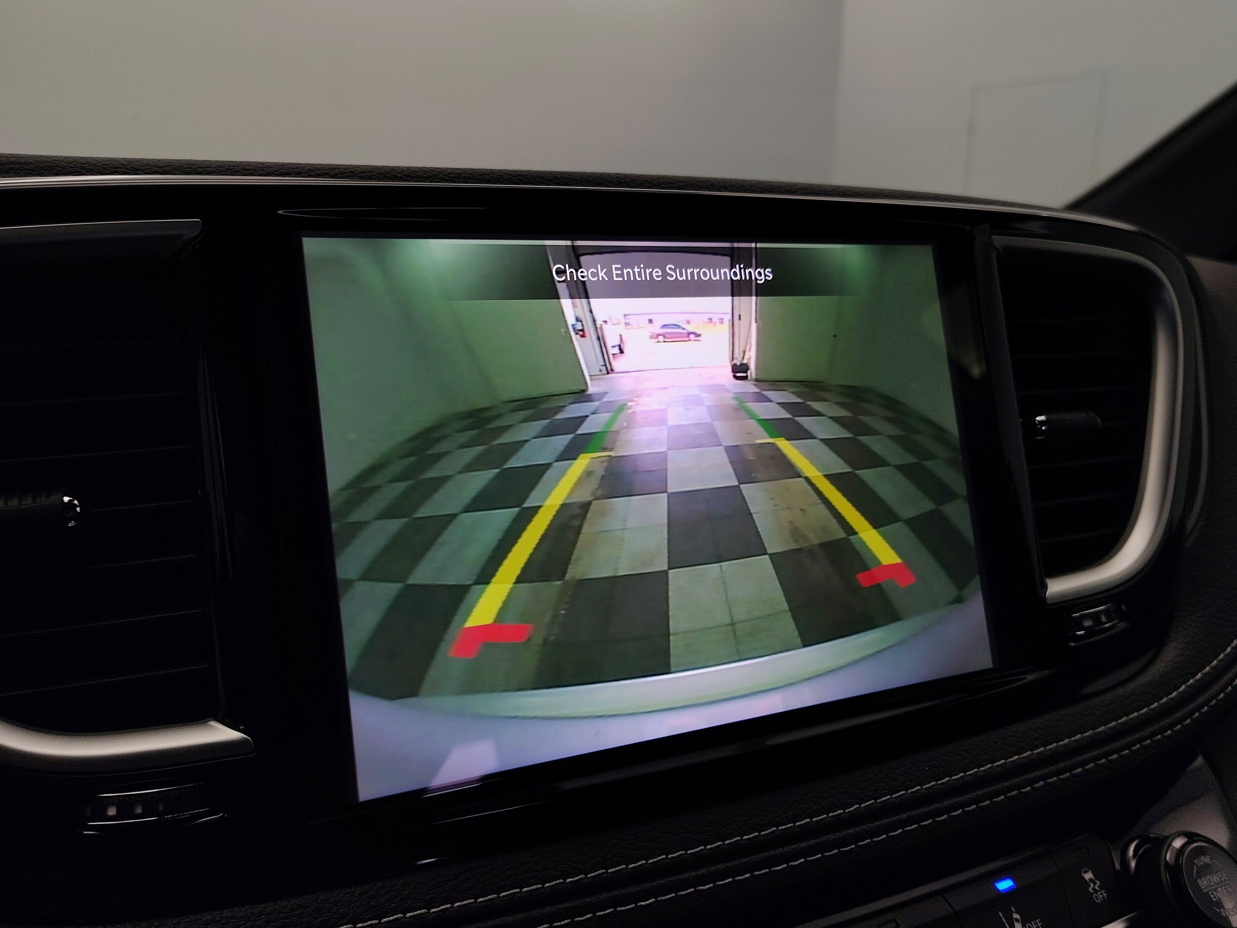 2026 Chrysler Pacifica photo 2