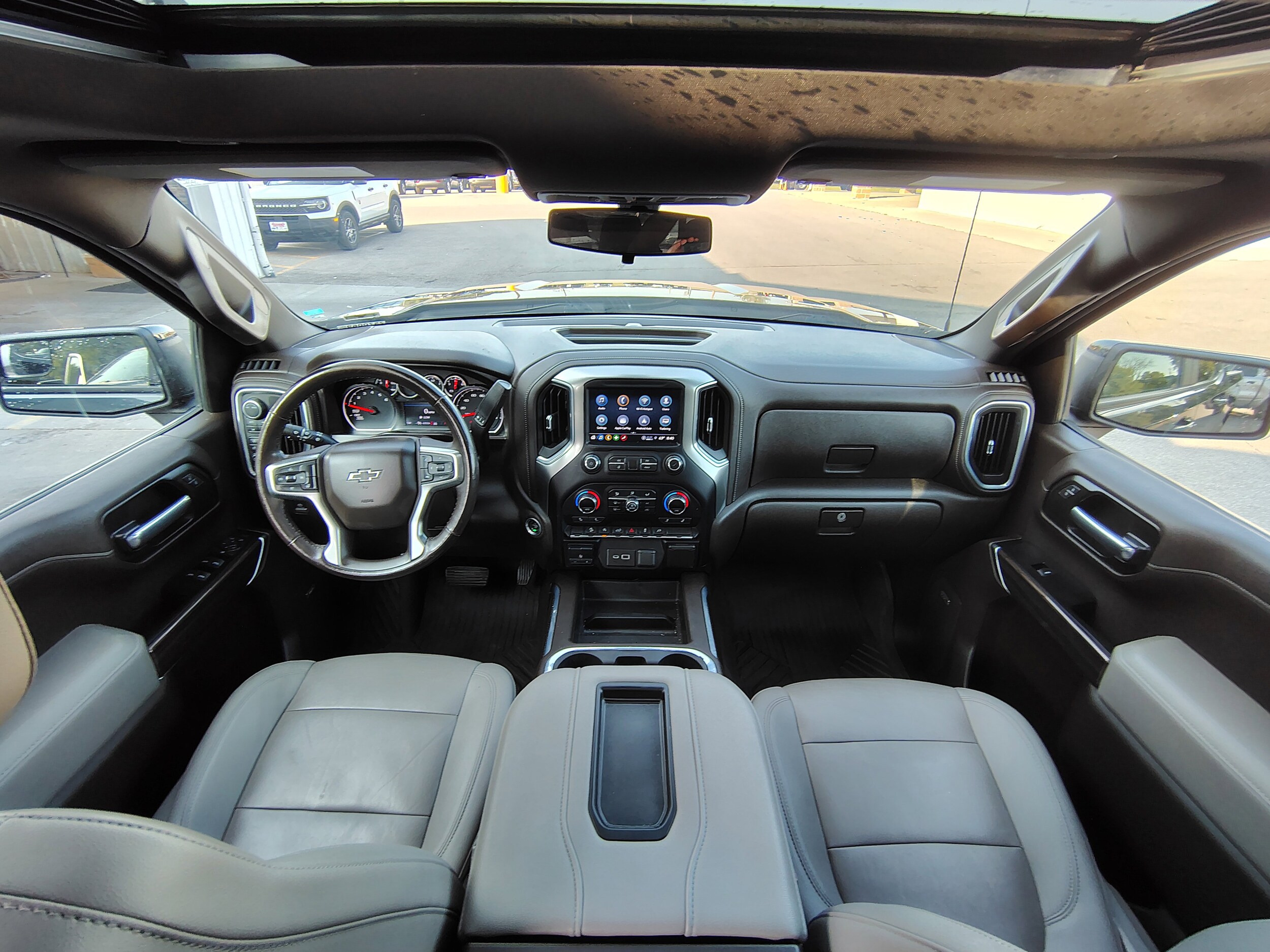 2021 Chevrolet Silverado 1500 RST photo 2