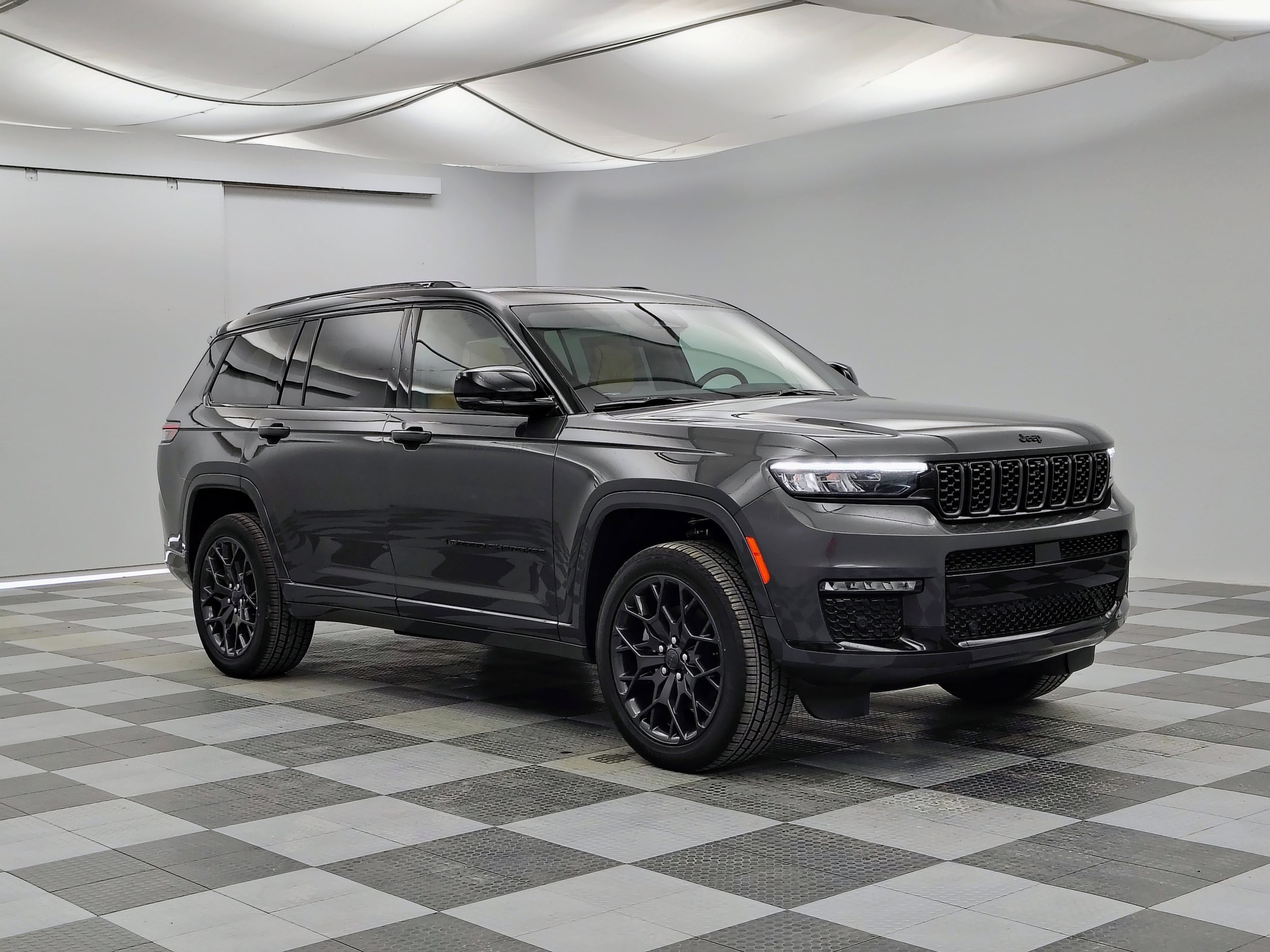 2025 Jeep Grand Cherokee L Summit Reserve's photo
