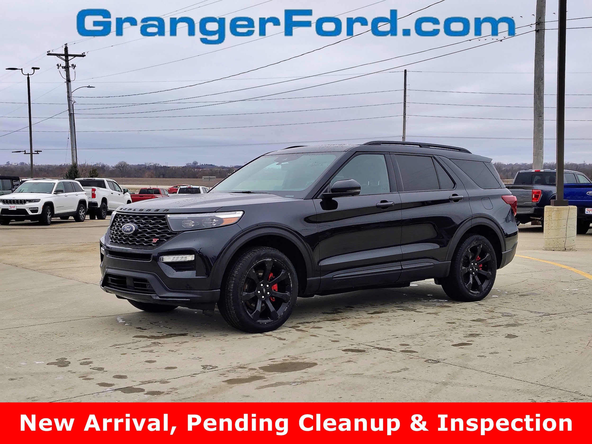 2023 Ford Explorer ST's photo