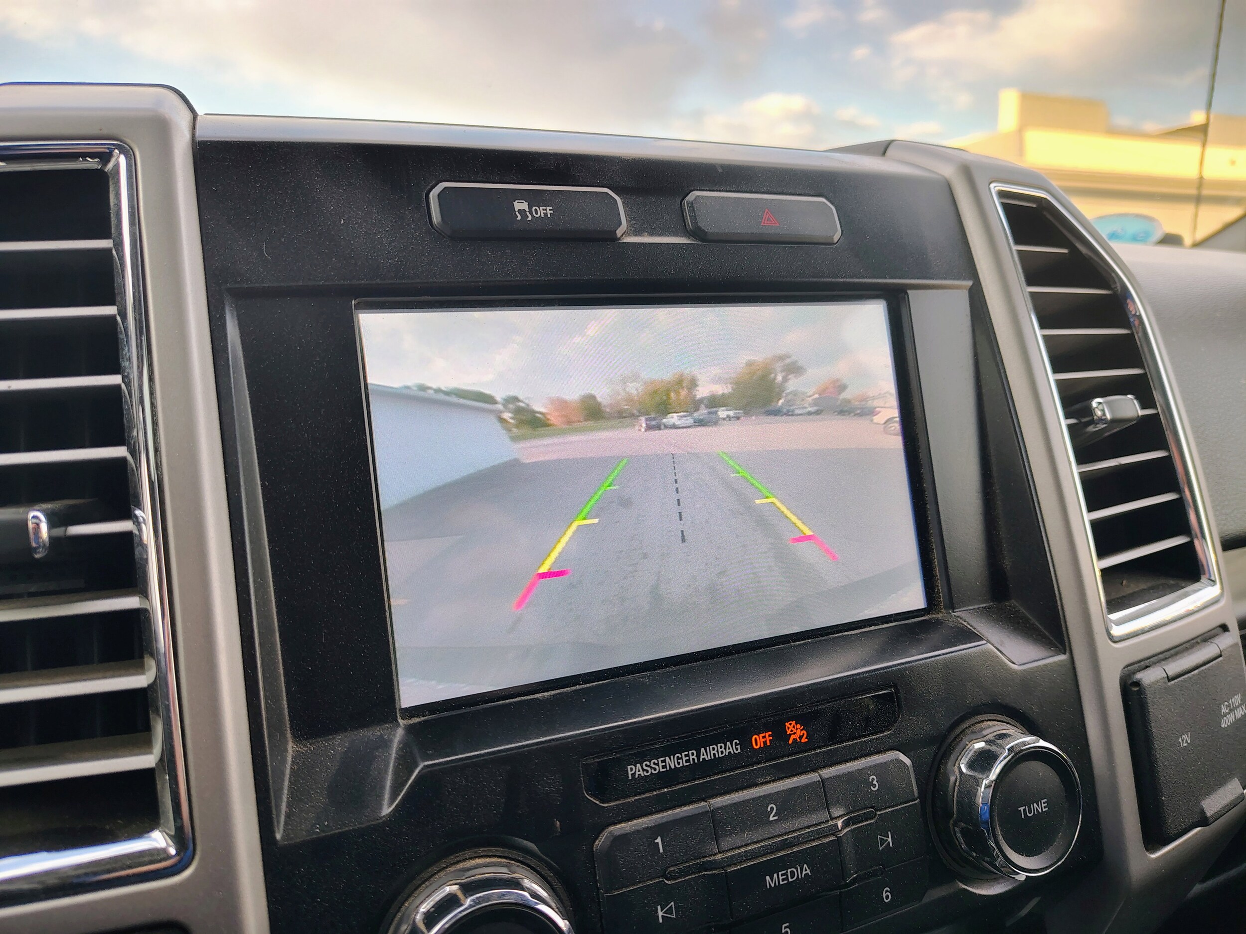 2016 Ford F-150 Lariat photo 2