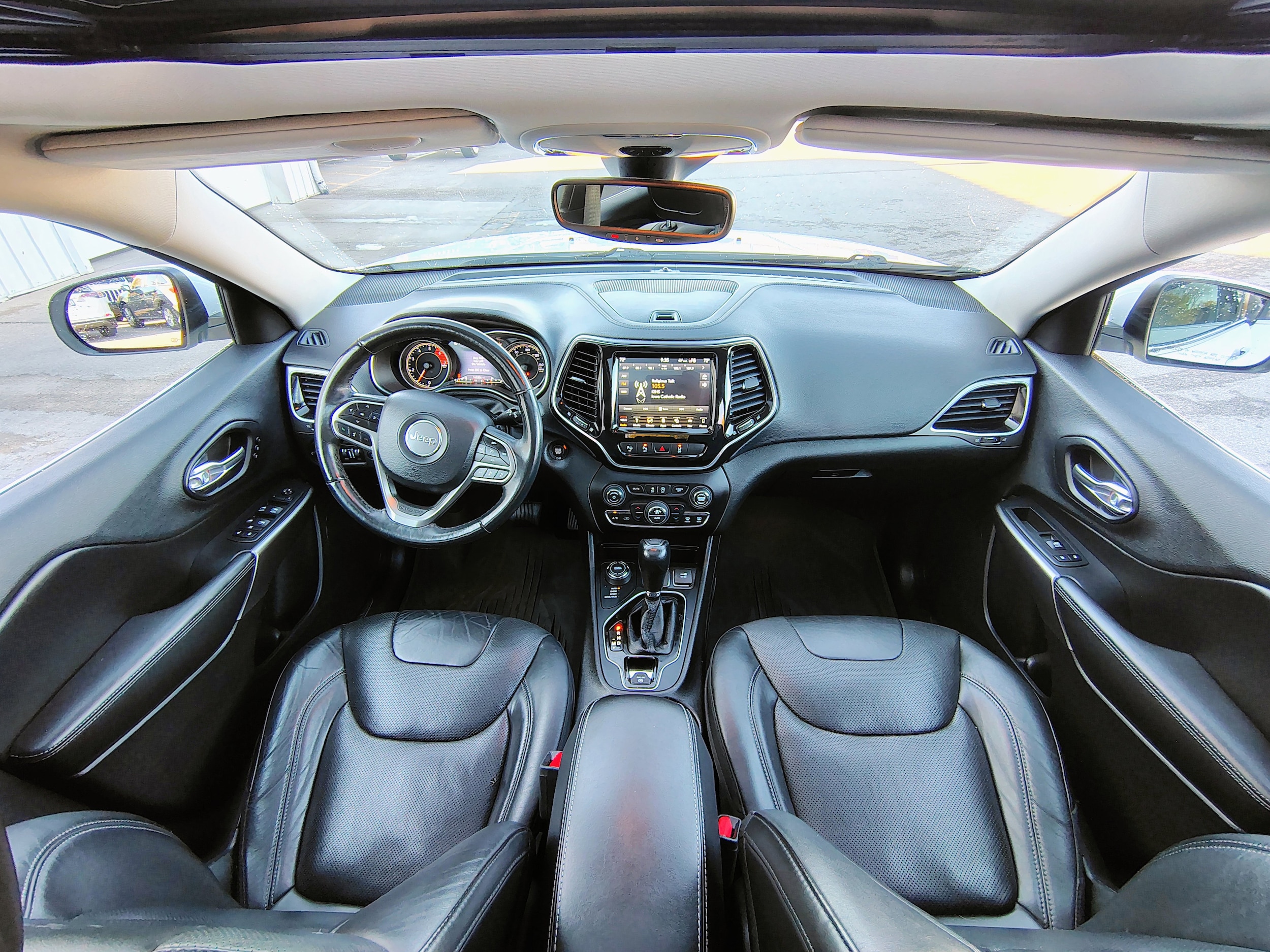 Used 2019 Jeep Cherokee Limited with VIN 1C4PJMDN0KD179189 for sale in Granger, IA