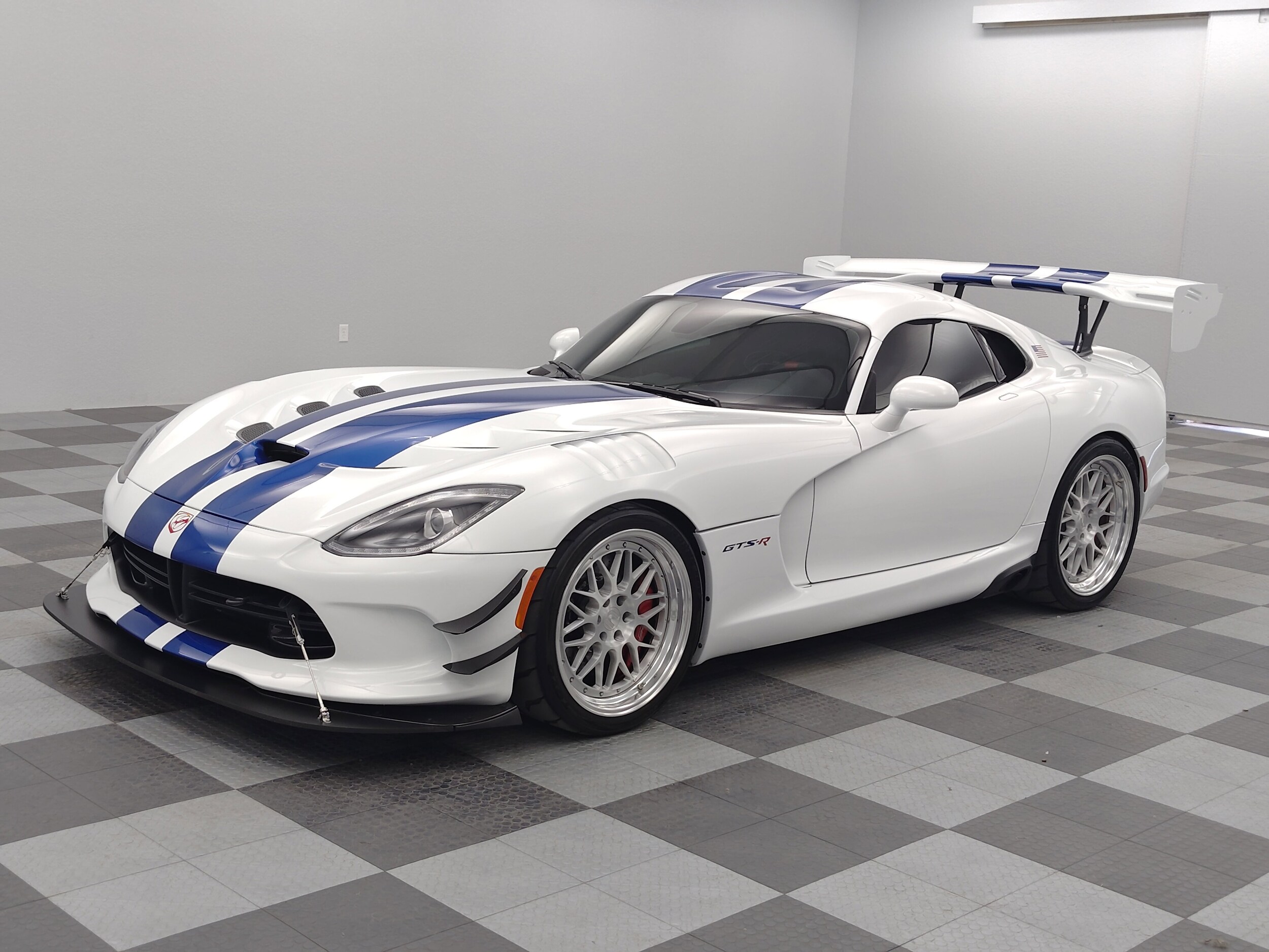 2017 Dodge Viper GTS-R photo 4