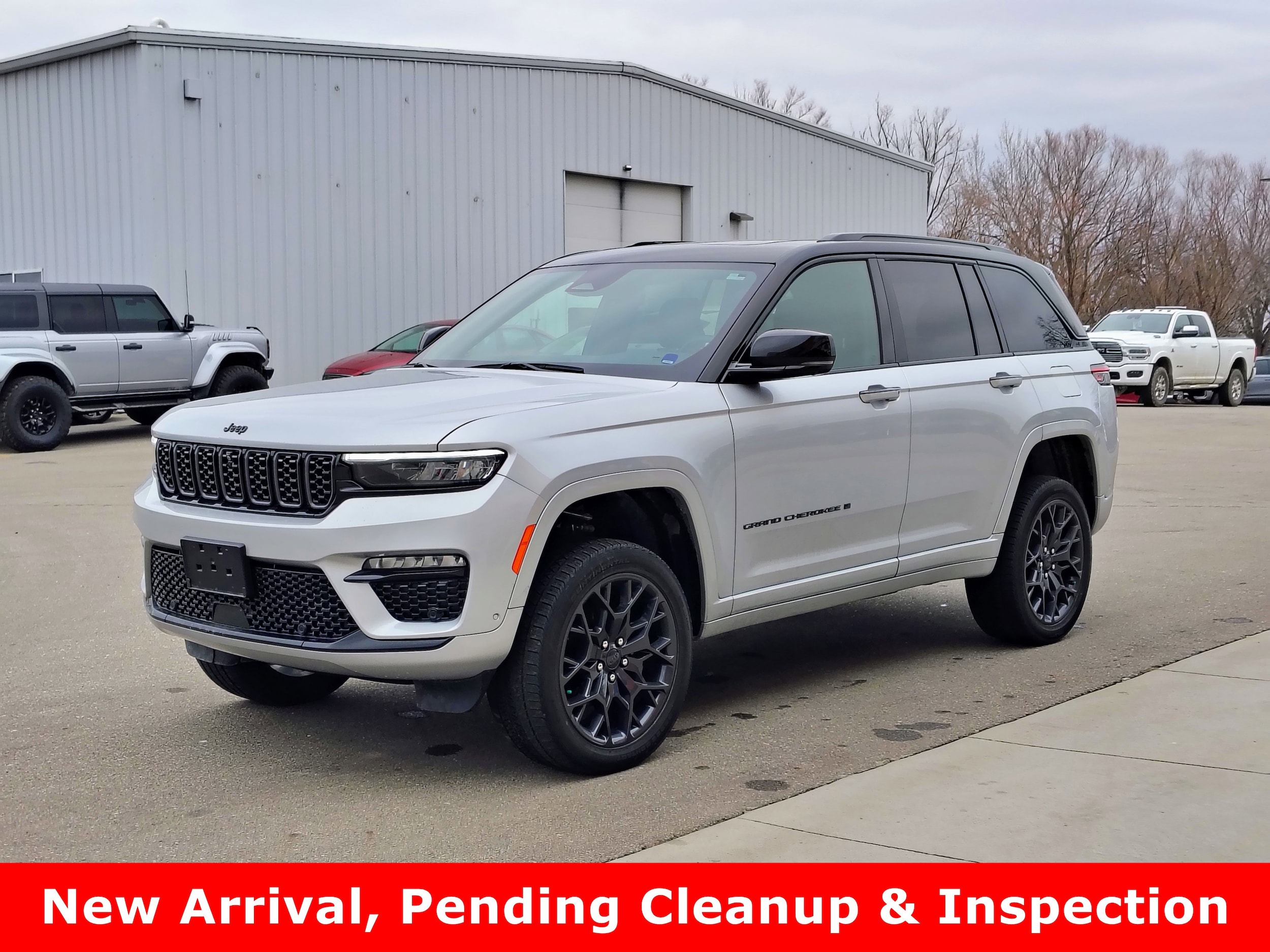 2024 Jeep Grand Cherokee Summit's photo
