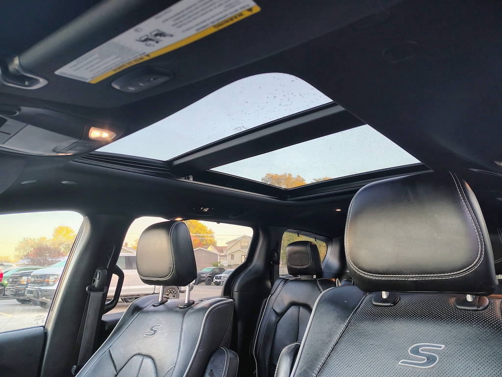 Used 2020 Chrysler Pacifica Limited Van