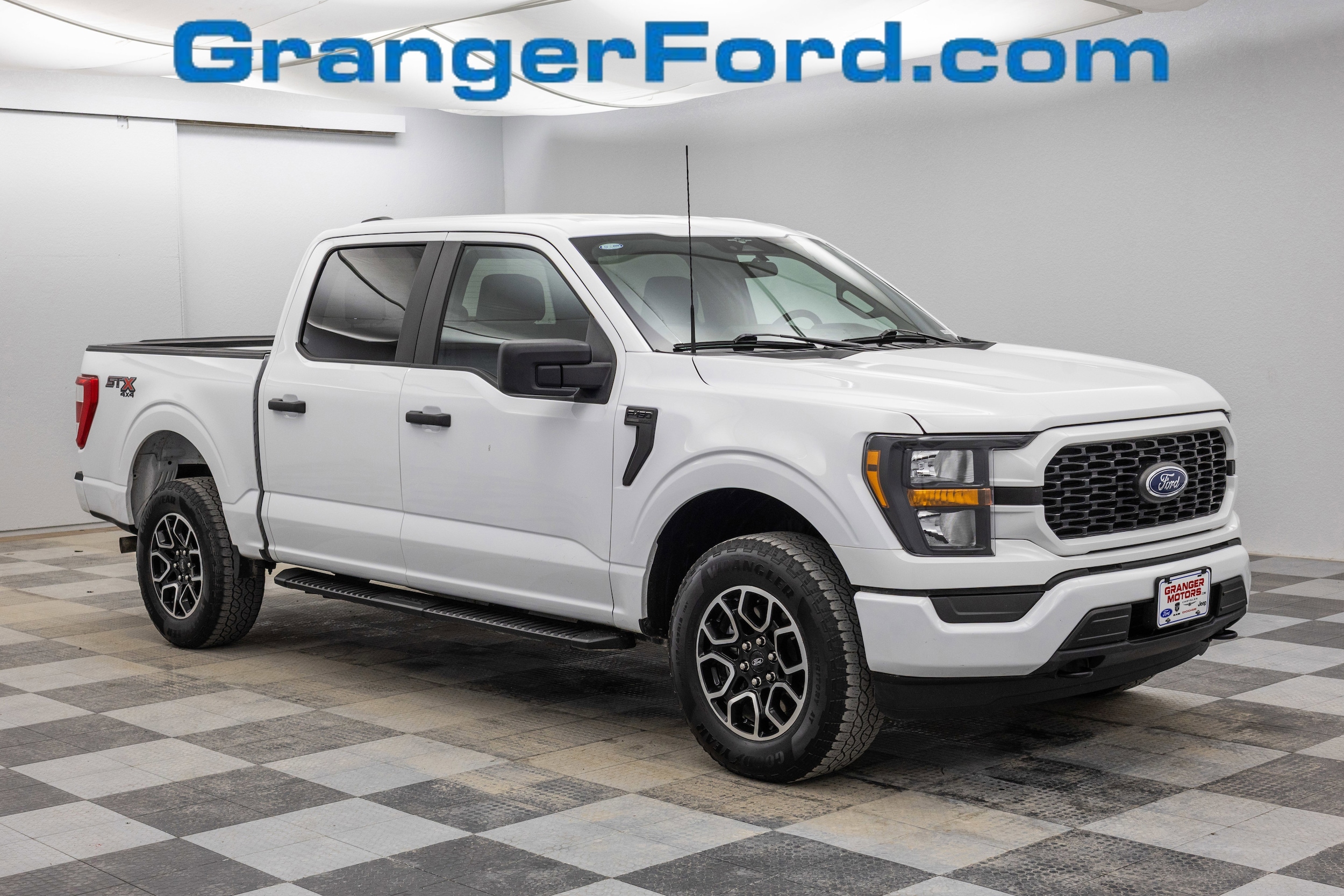 2023 Ford F-150 XL's photo
