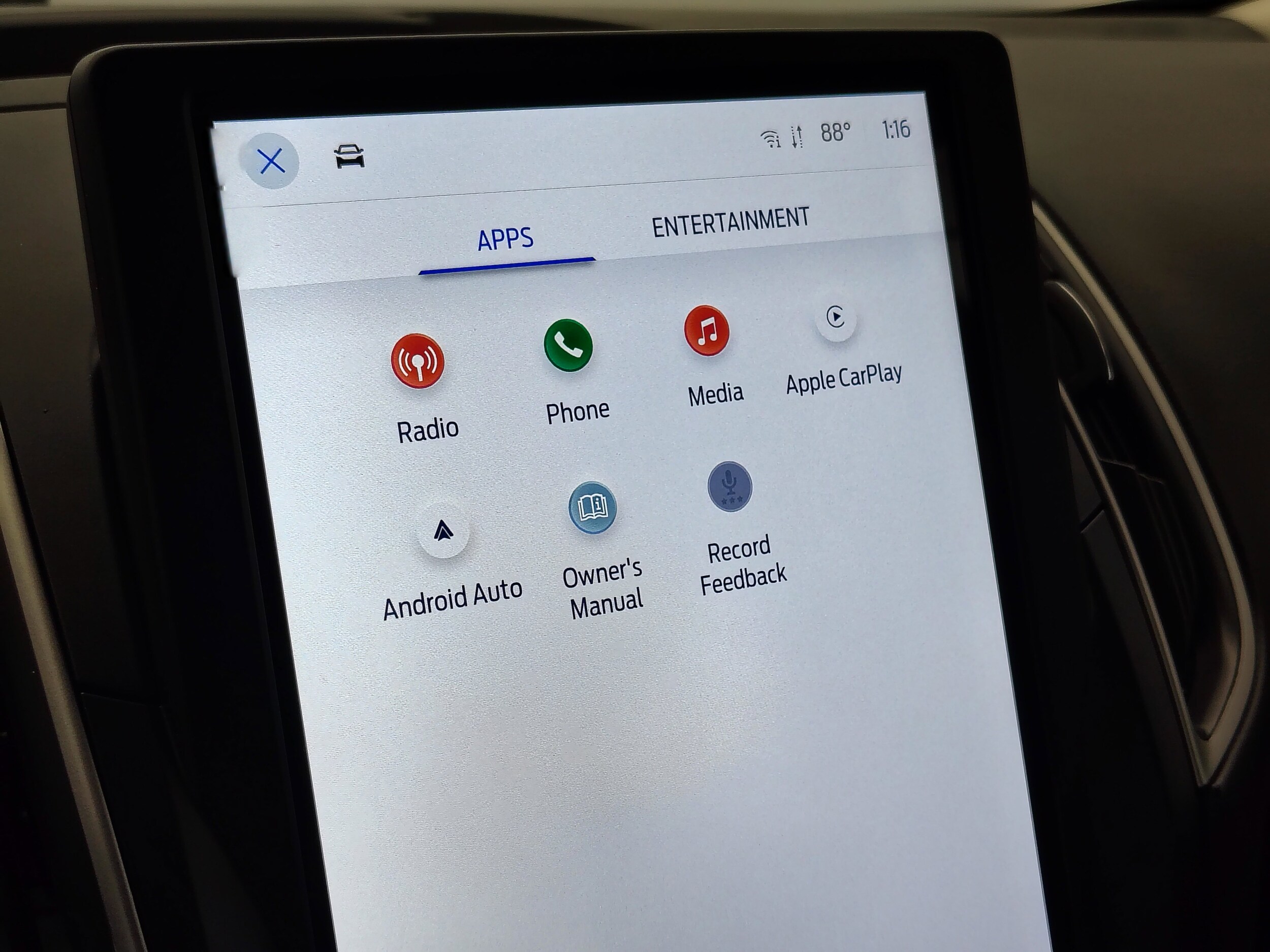 2023 Ford Edge SEL photo 2