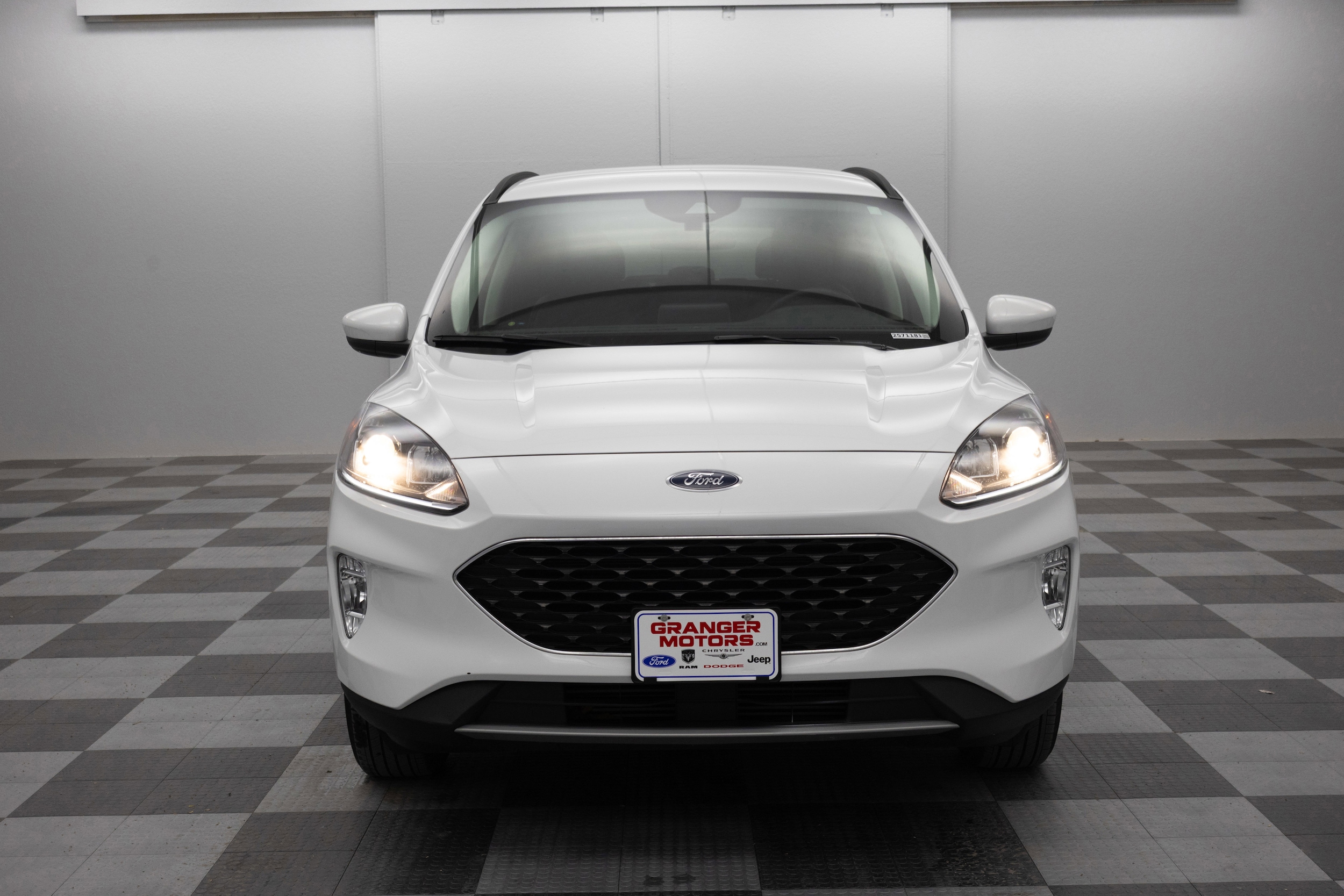 2022 Ford Escape SEL photo 2