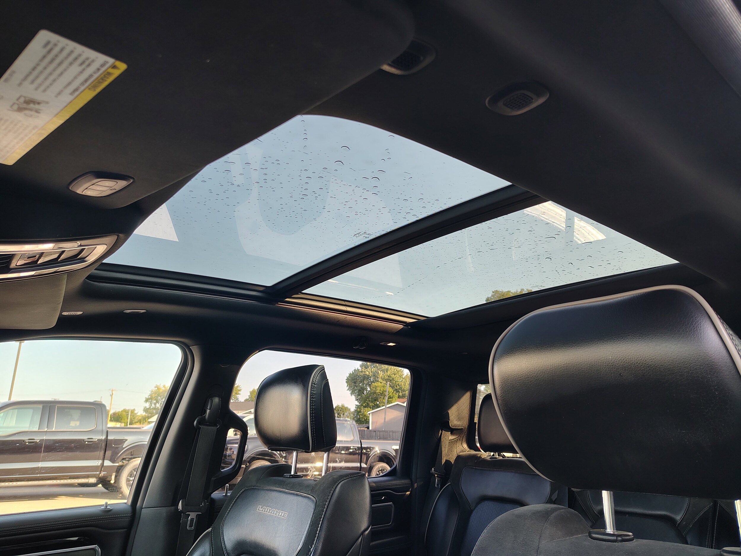 2019 Ram 1500 Laramie photo 3