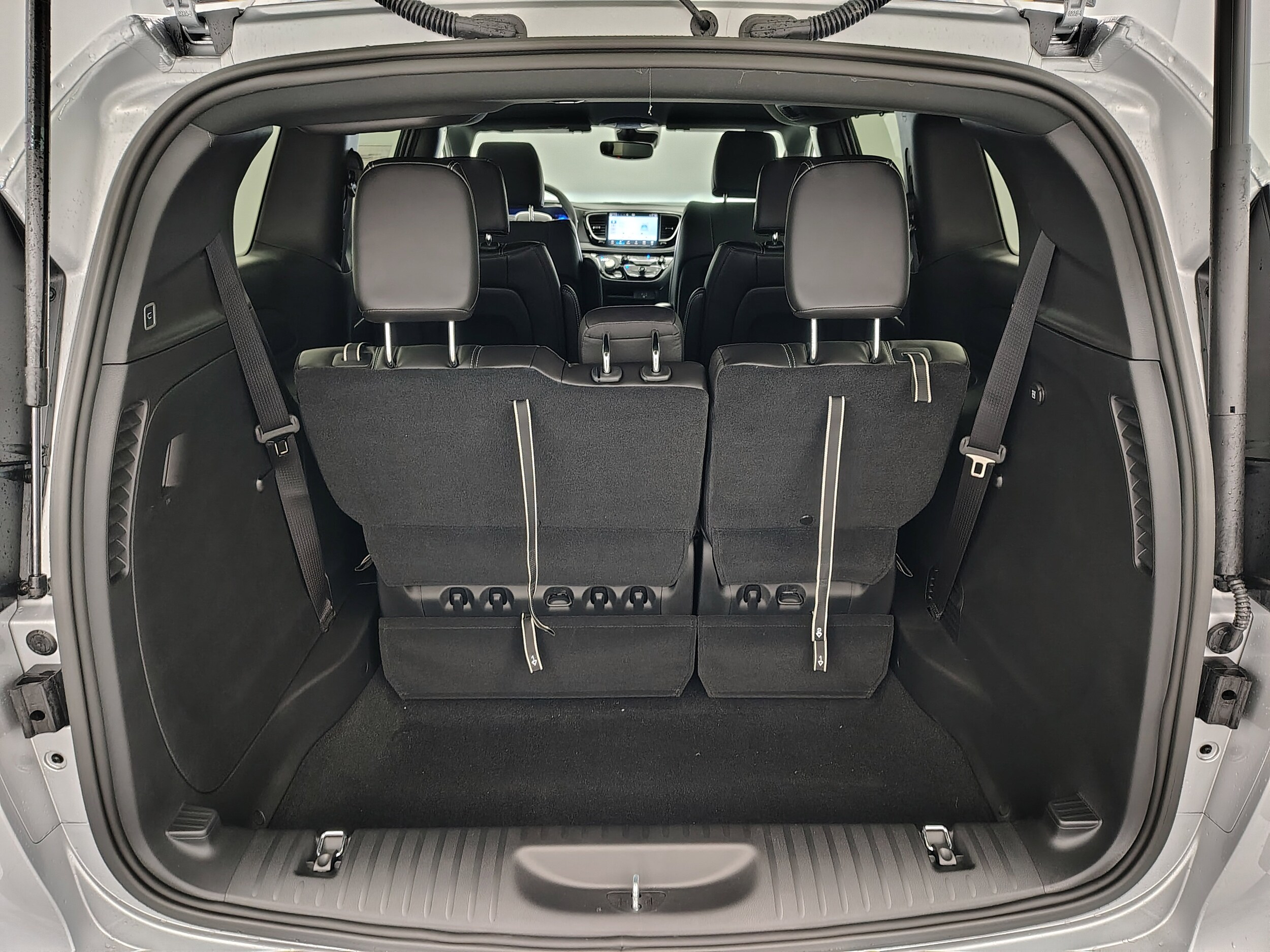 2026 Chrysler Pacifica Select - Photo 15