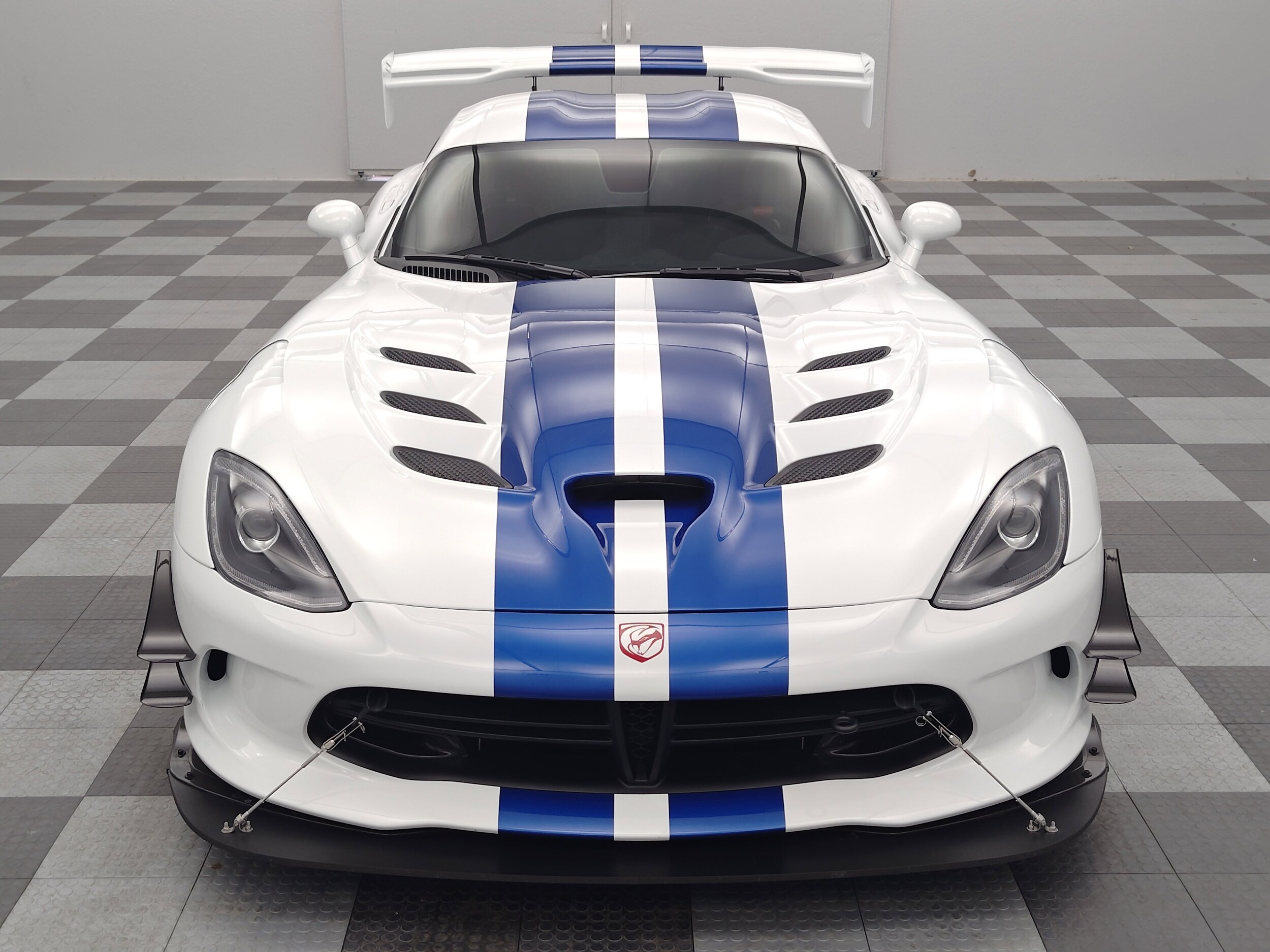 2017 Dodge Viper GTS-R photo 3