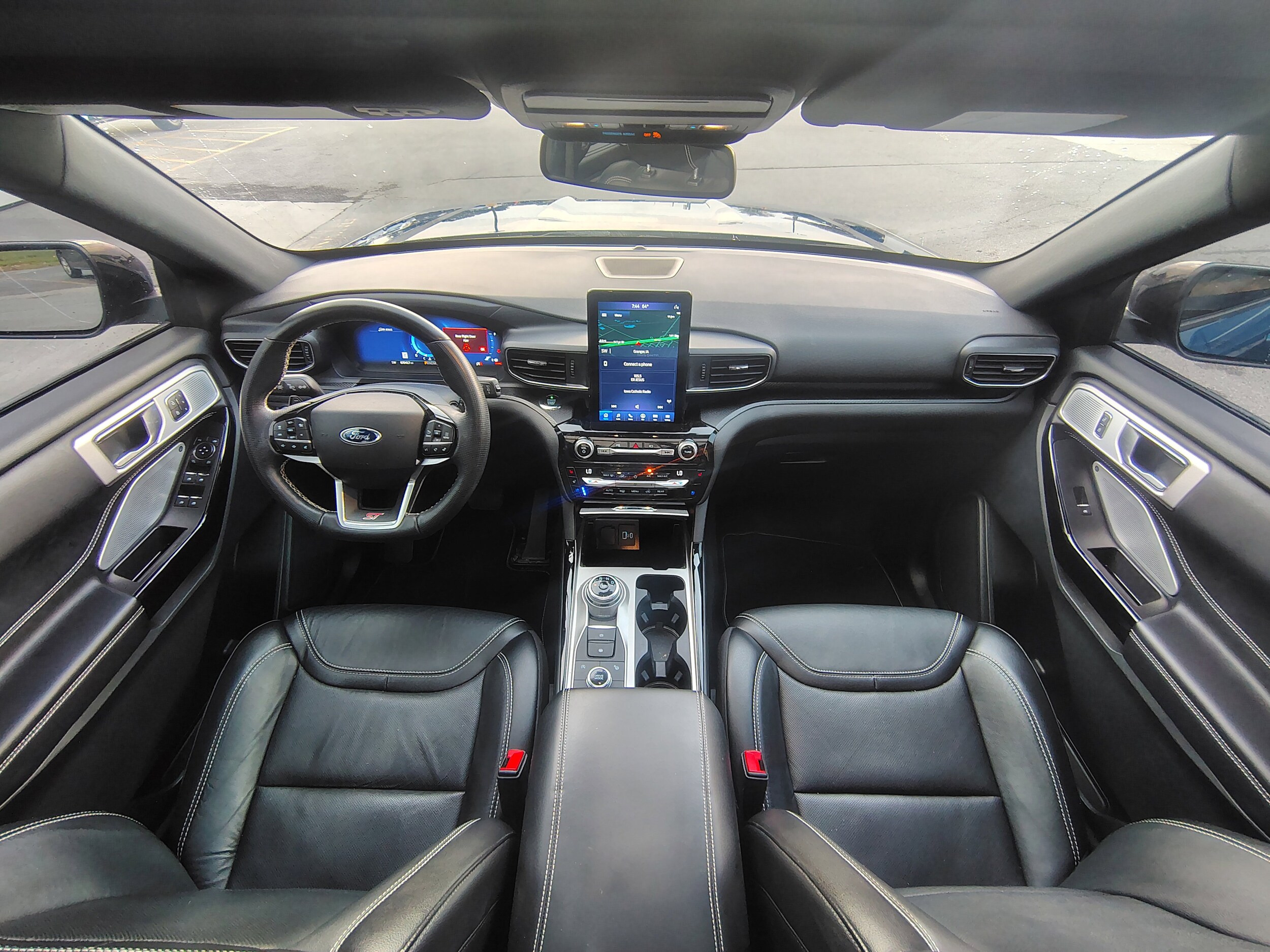 2021 Ford Explorer ST photo 2