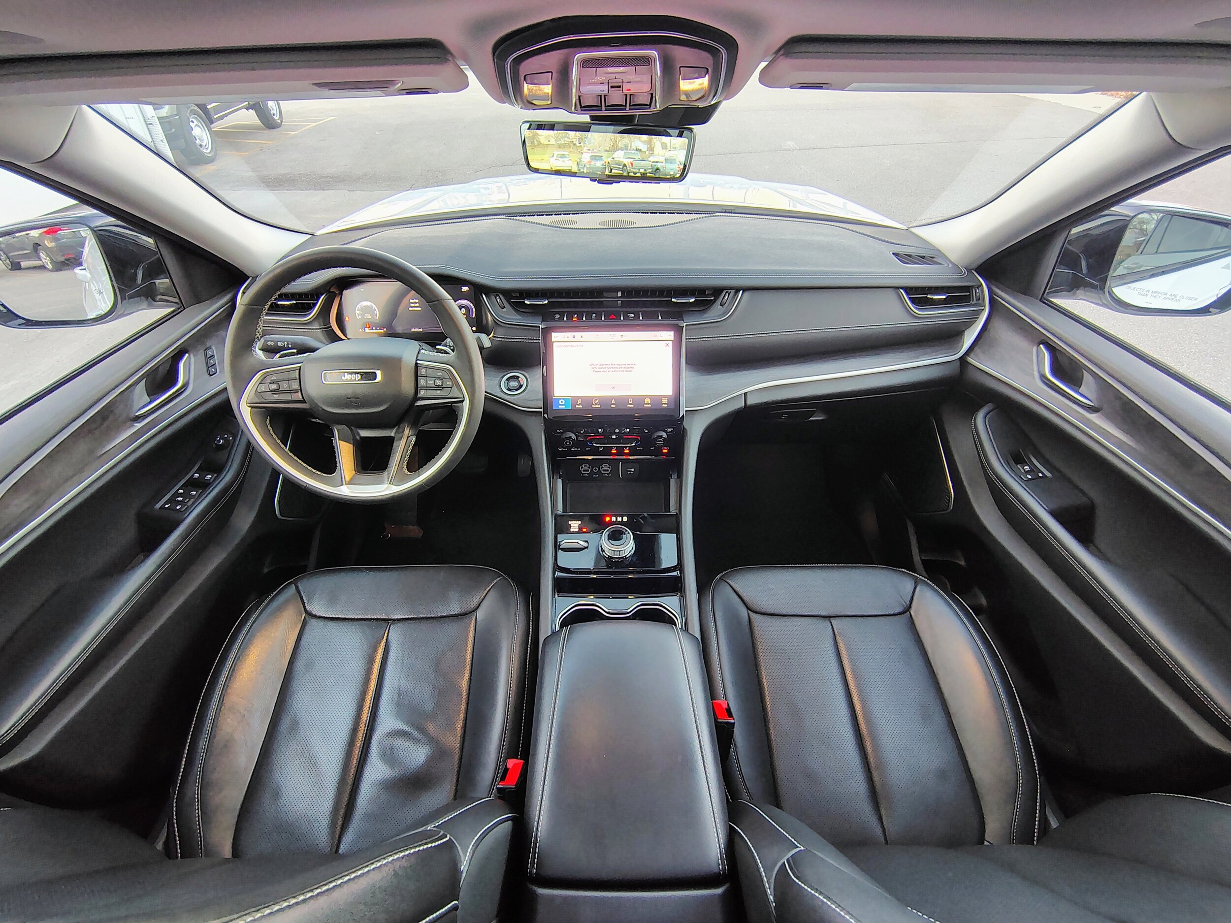 2023 Jeep Grand Cherokee Limited photo 2