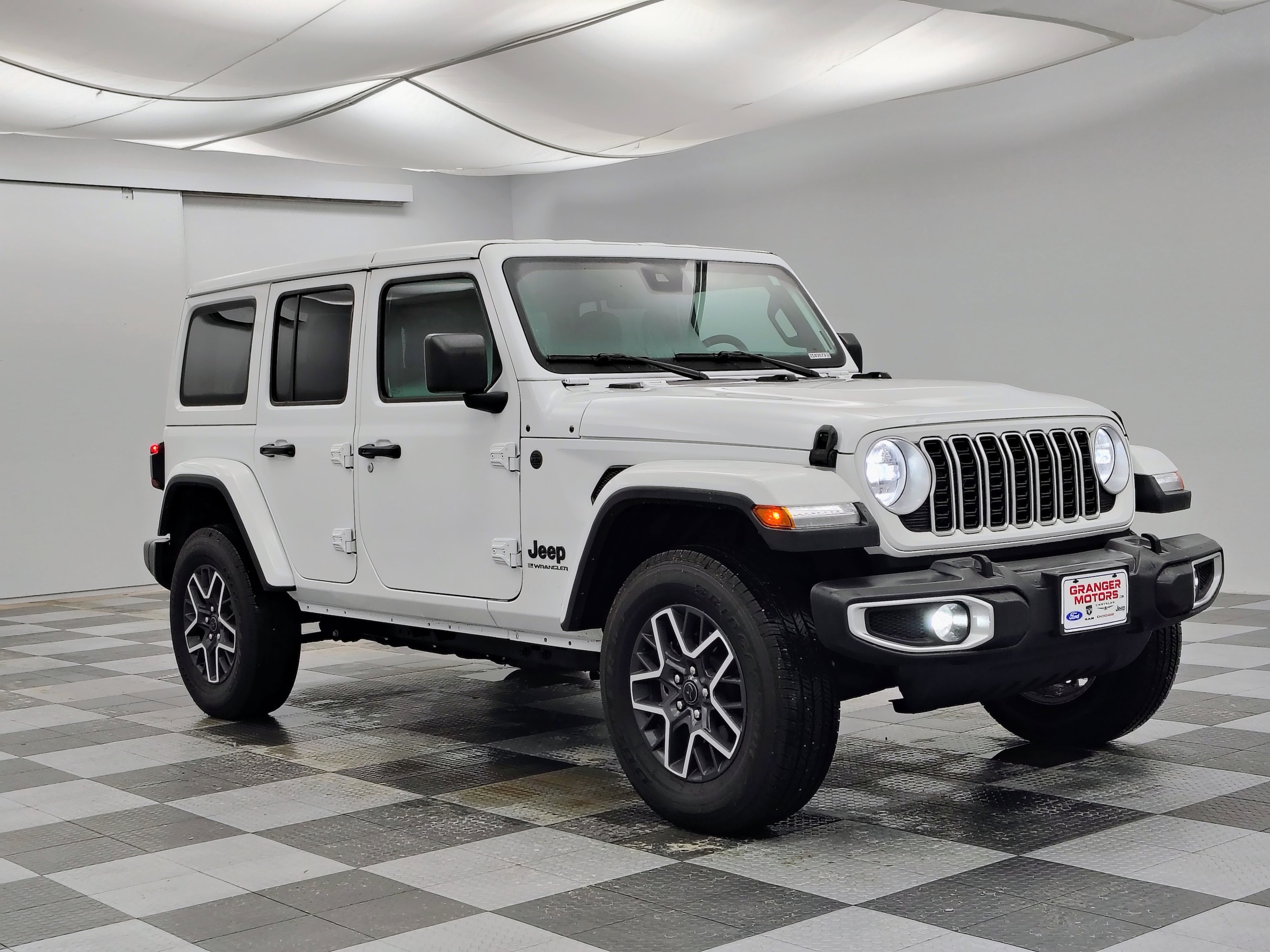 2025 Jeep Wrangler 4-Door Sahara's photo