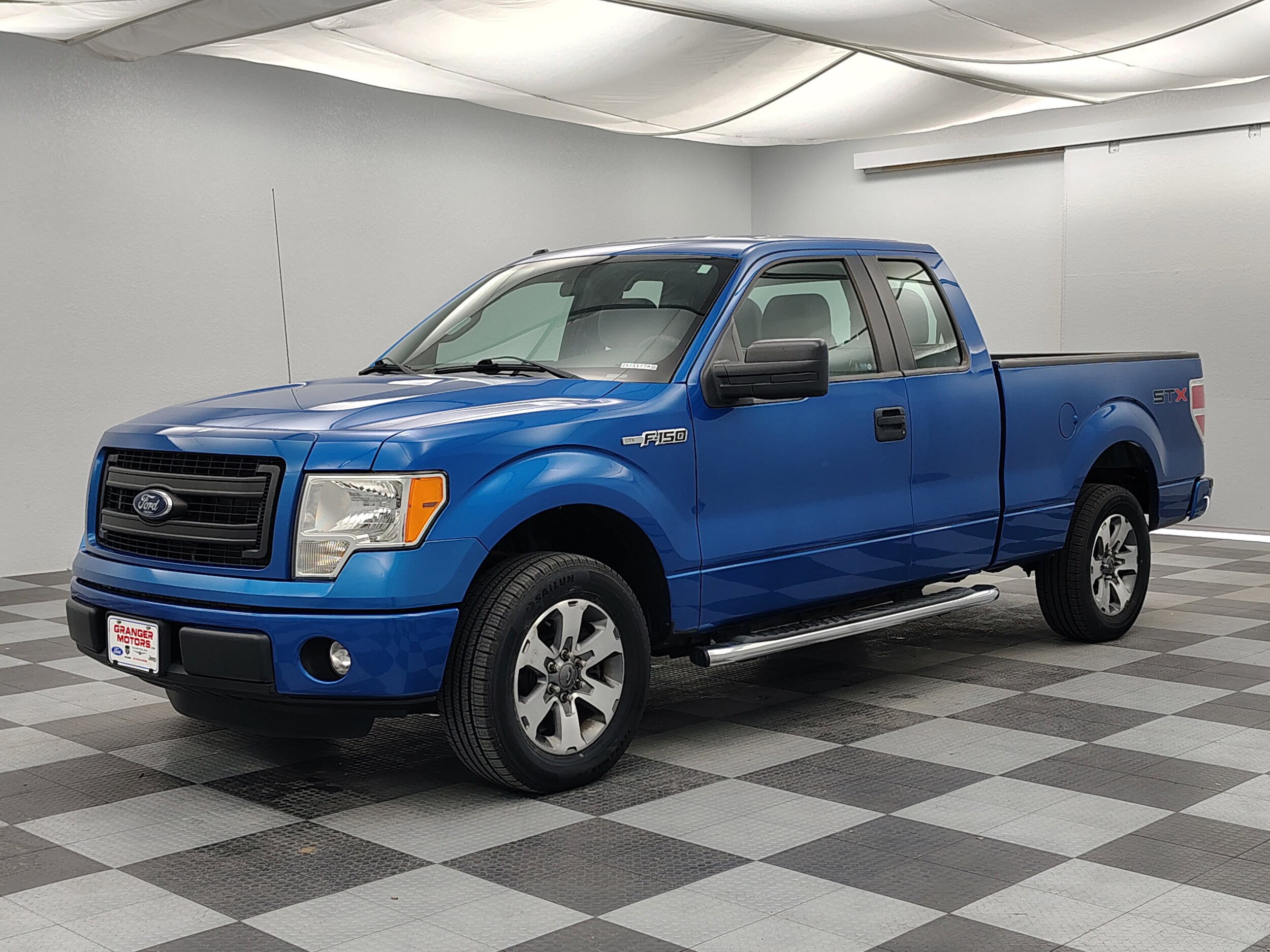 2013 Ford F-150 STX photo 4