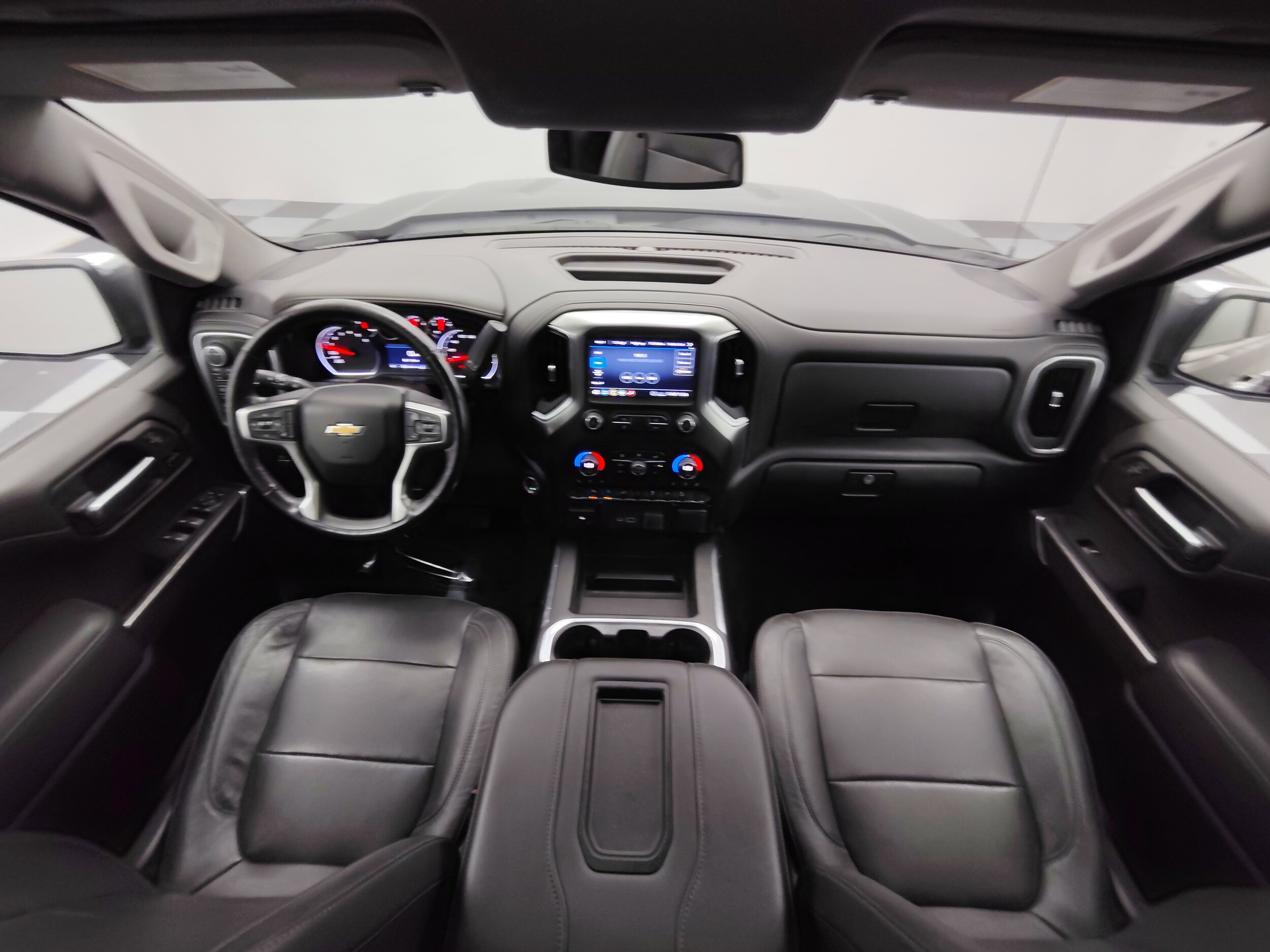 2020 Chevrolet Silverado 1500 LTZ photo 2