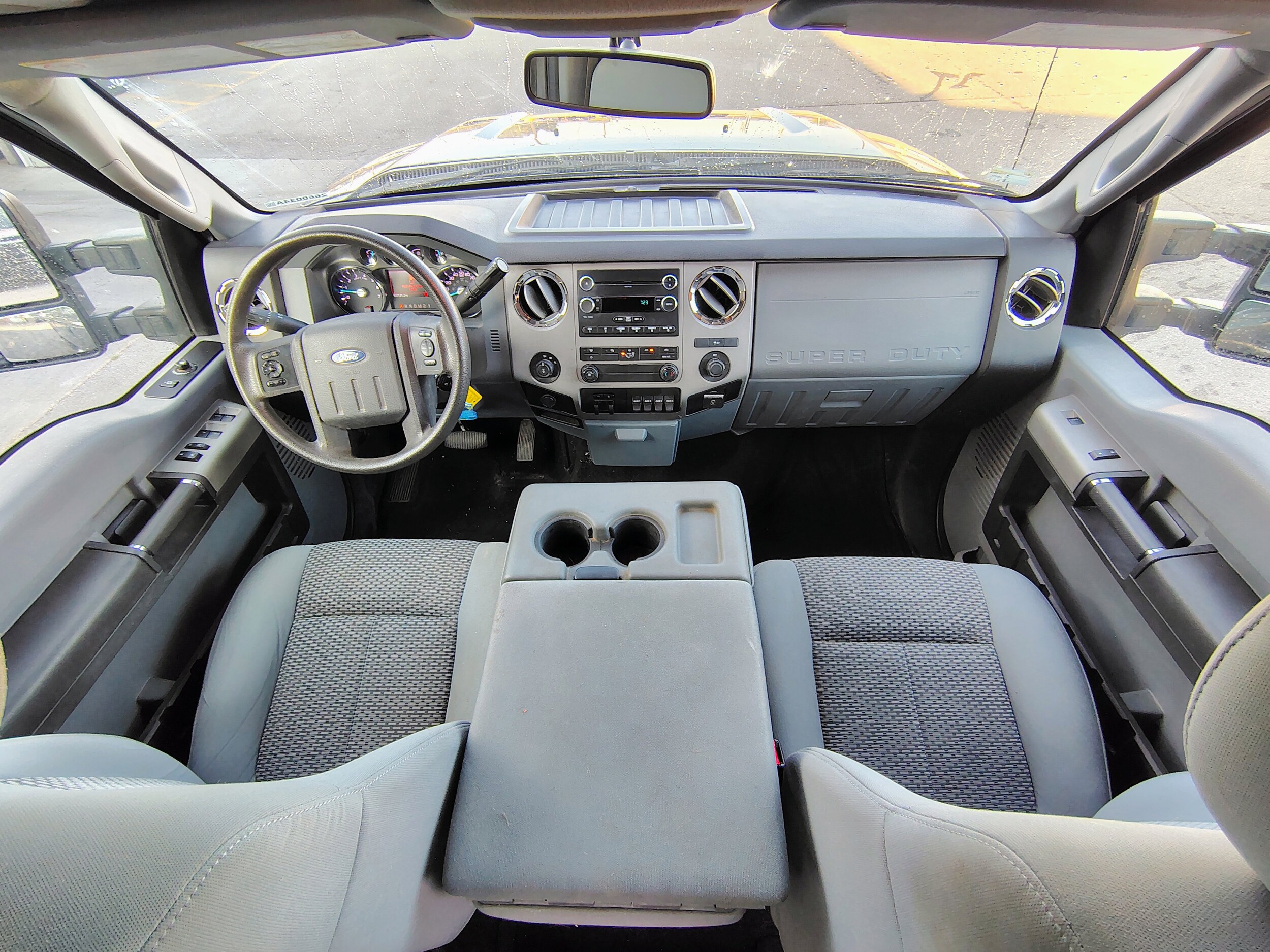 2014 Ford F-250 XLT photo 2
