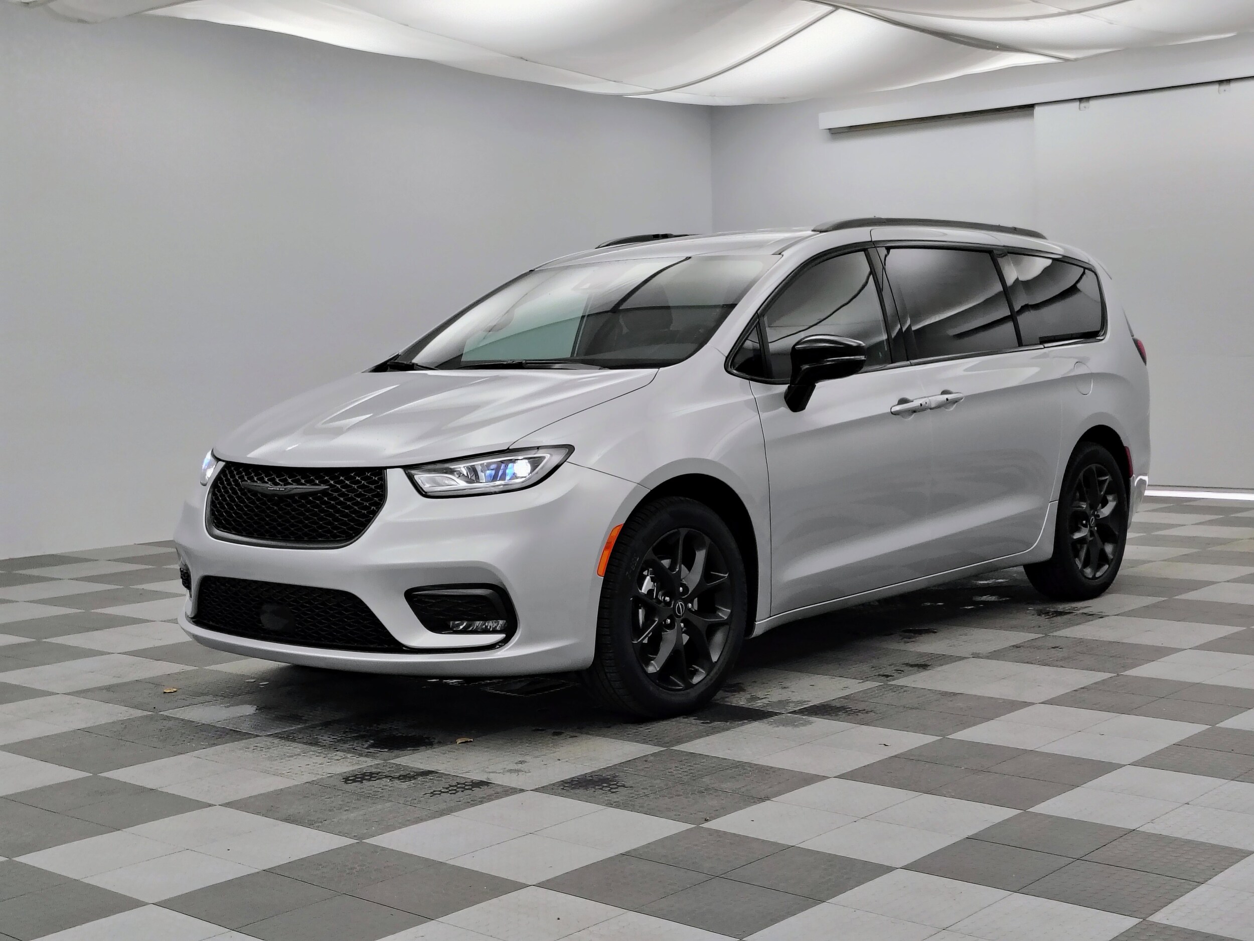 2026 Chrysler Pacifica Select - Photo 7