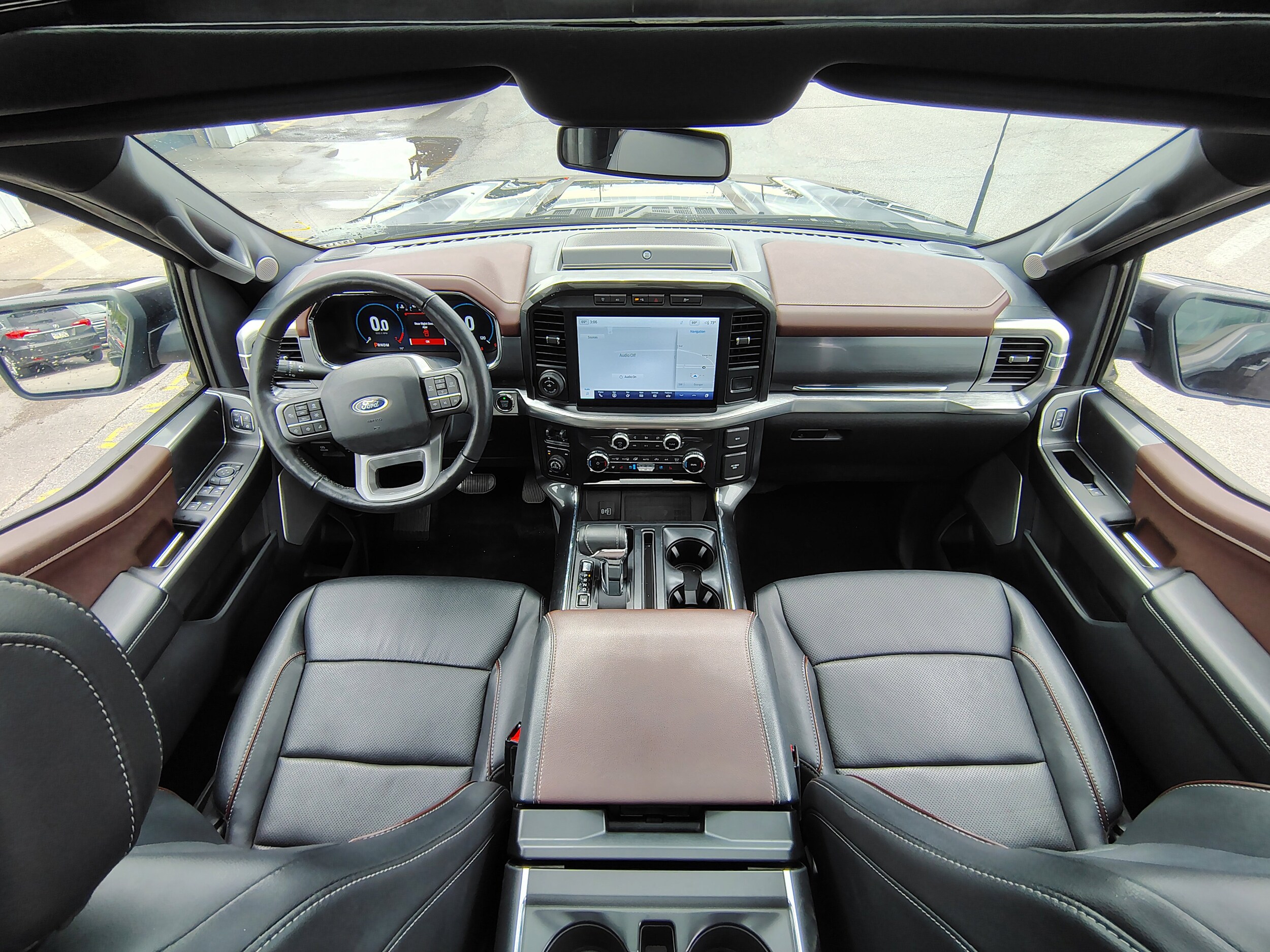 2022 Ford F-150 Lariat photo 2