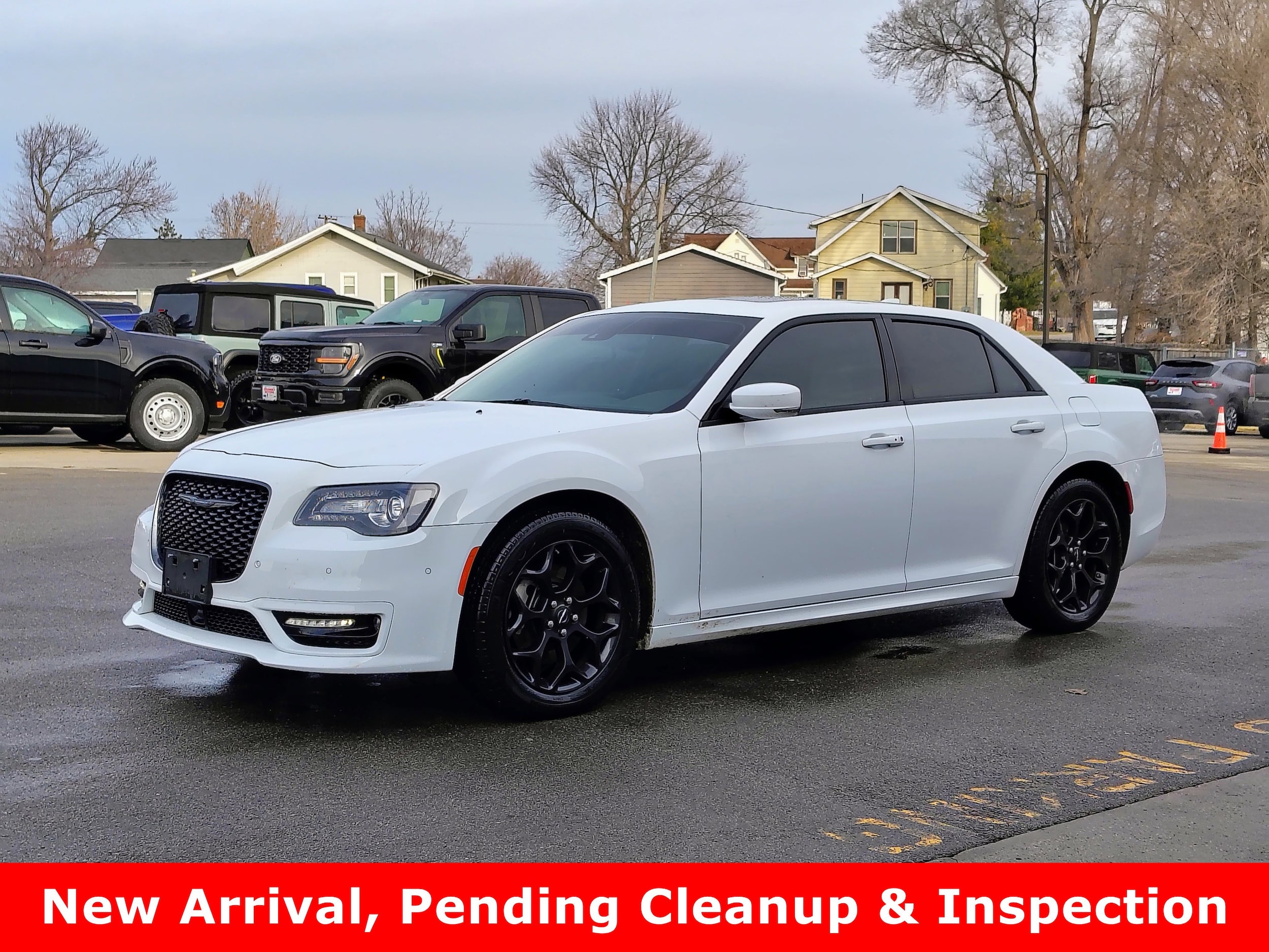 2023 Chrysler 300 Touring L's photo