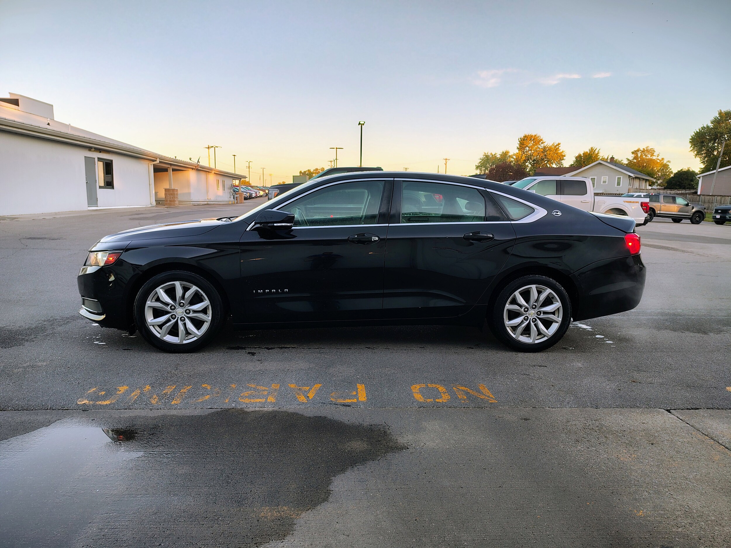 2017 Chevrolet Impala 1LT photo 2