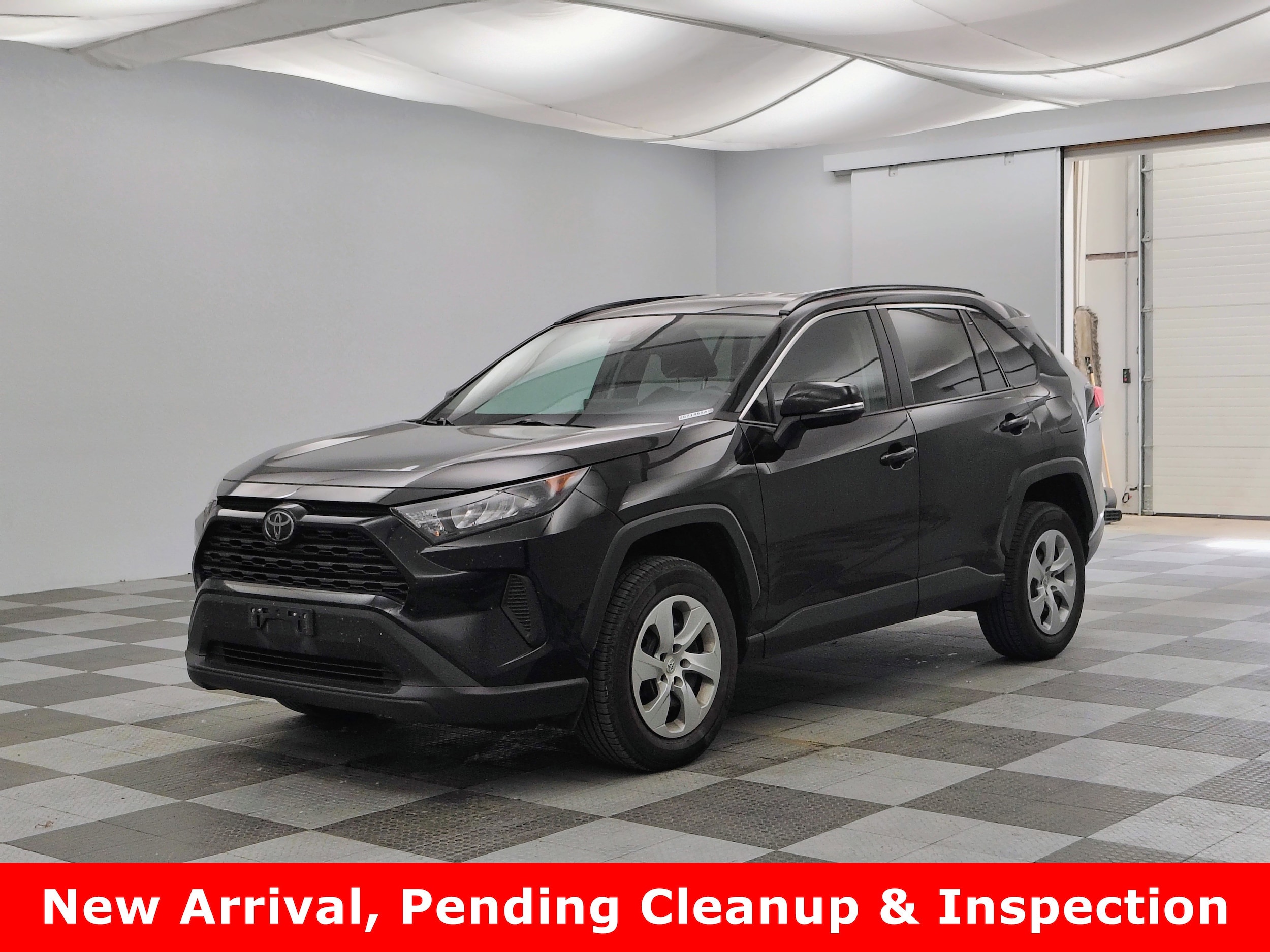 2020 Toyota RAV4 LE AWD's photo