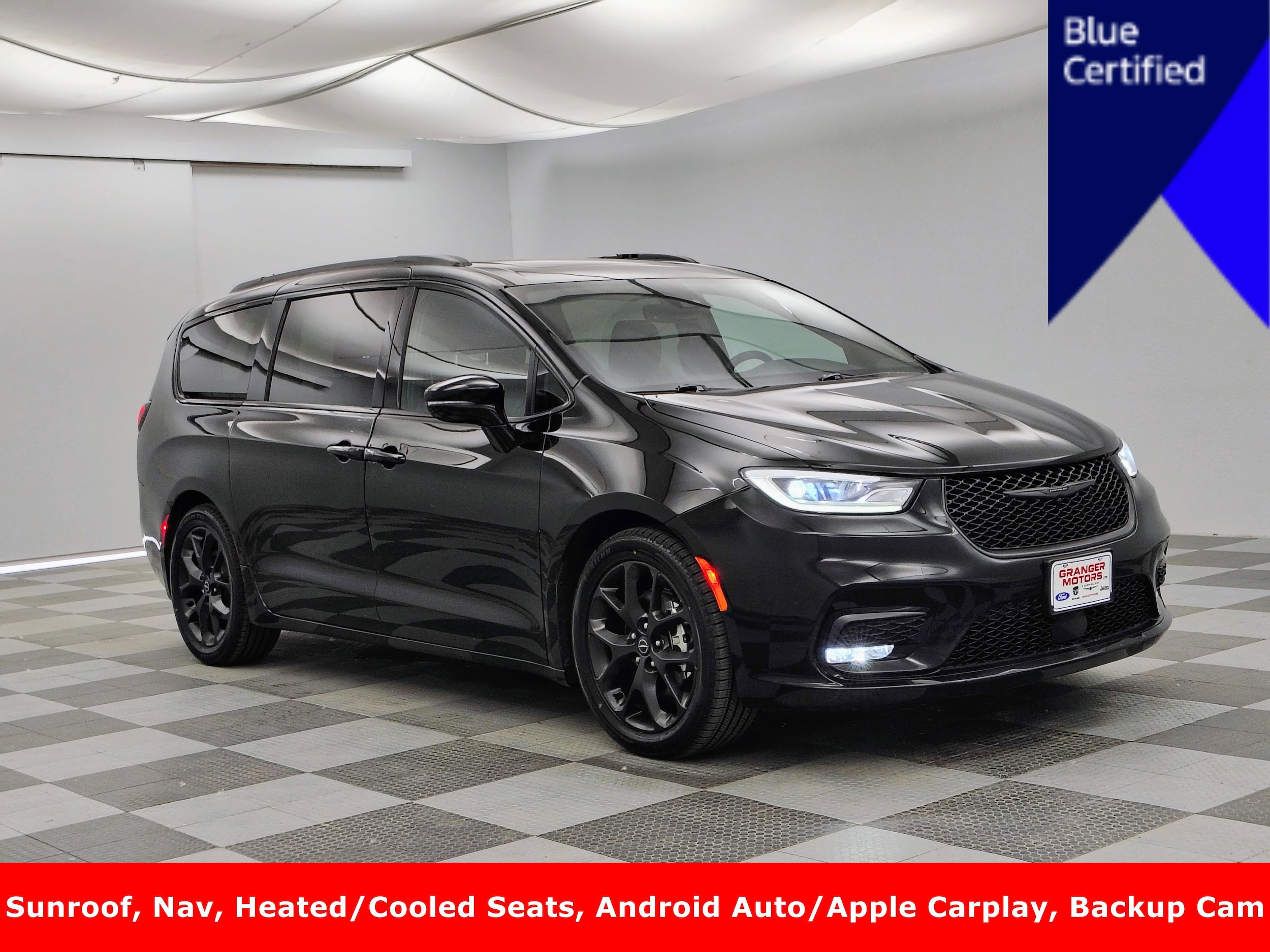 2025 Chrysler Pacifica Limited's photo