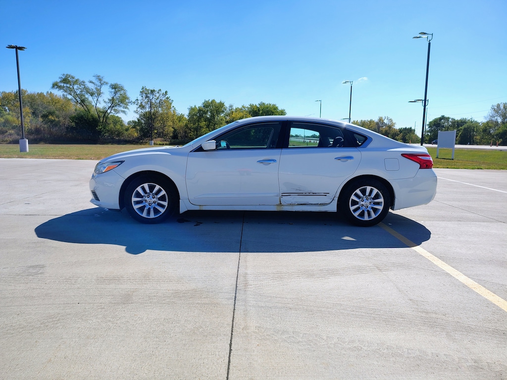 Used 2016 Nissan Altima 2.5 S Car