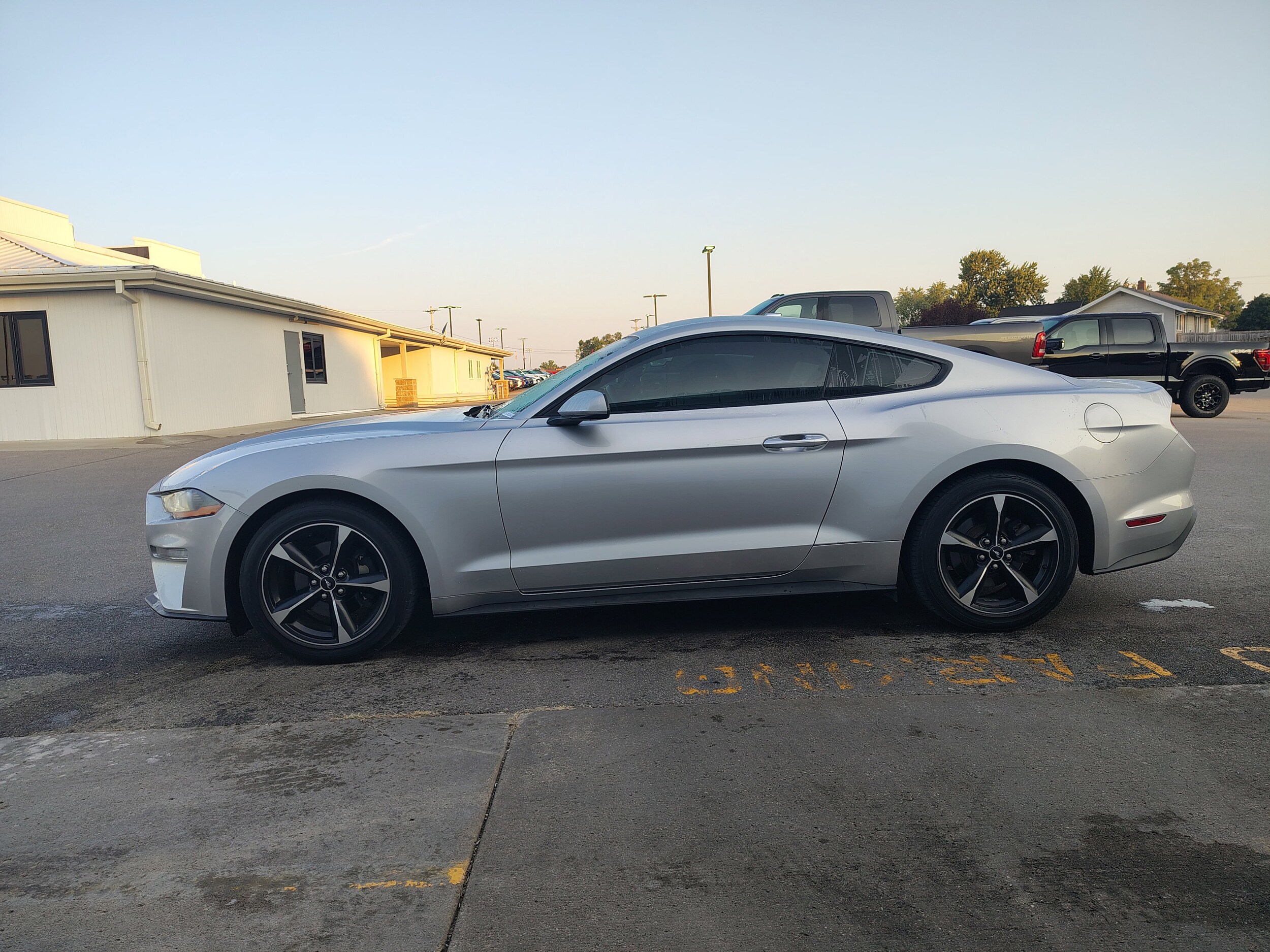 2018 Ford Mustang EcoBoost photo 3