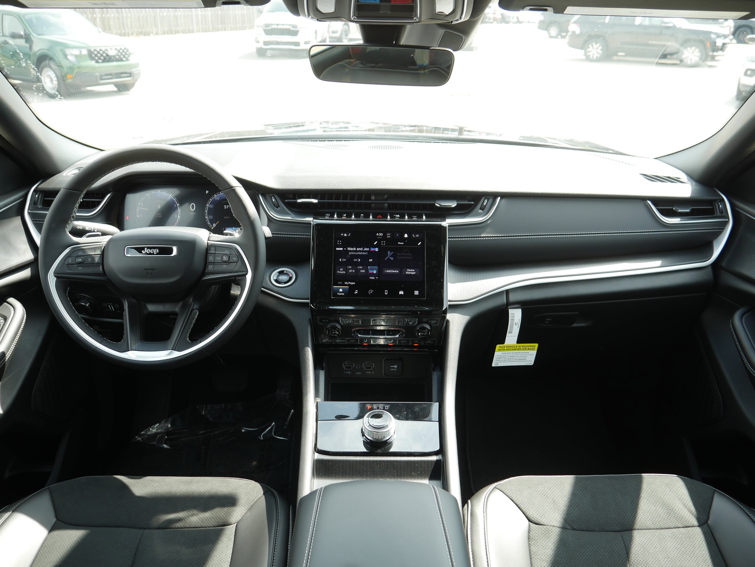 2025 Jeep Grand Cherokee Altitude photo 2