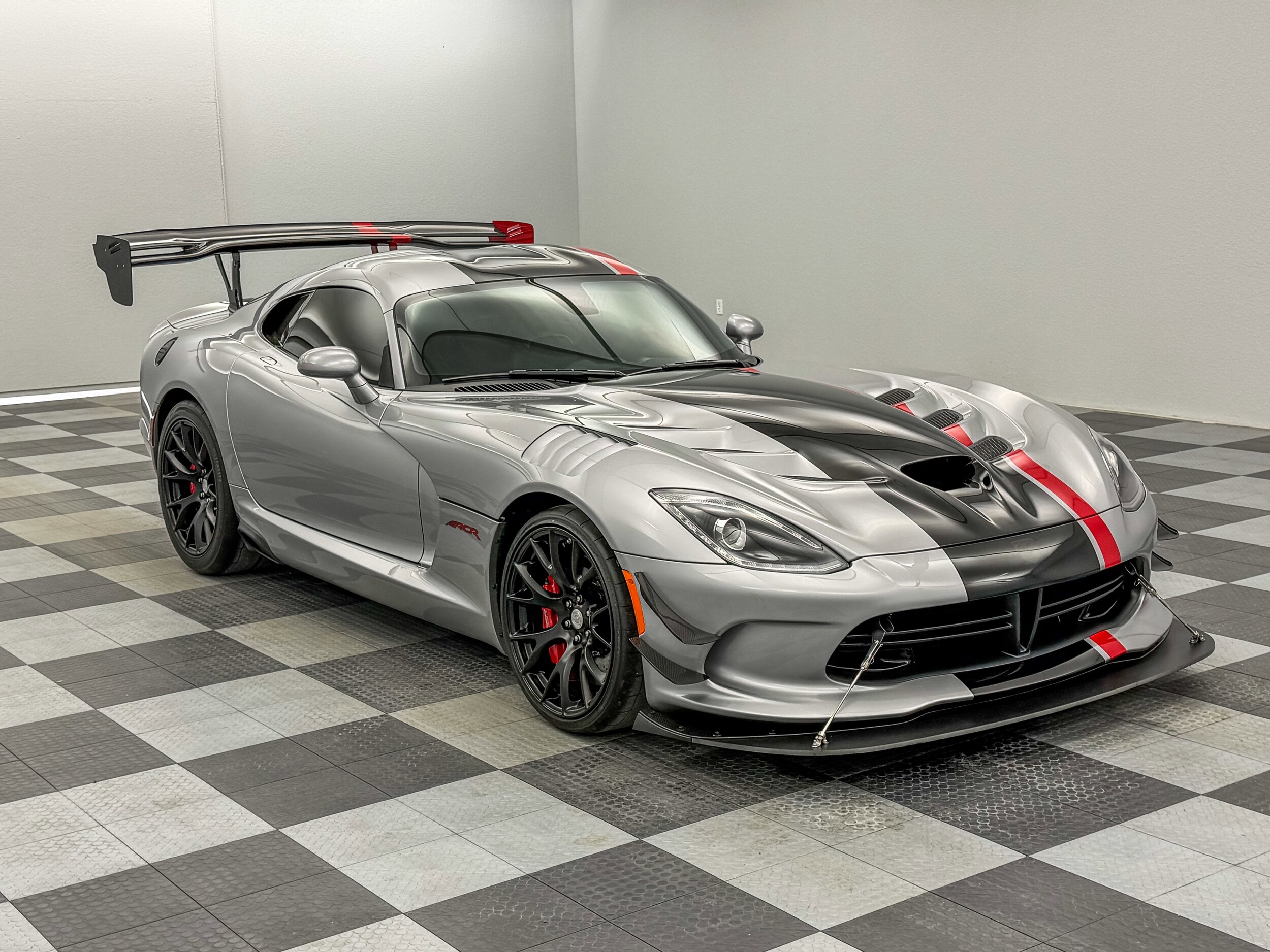 2016 Dodge Viper ACR photo 3