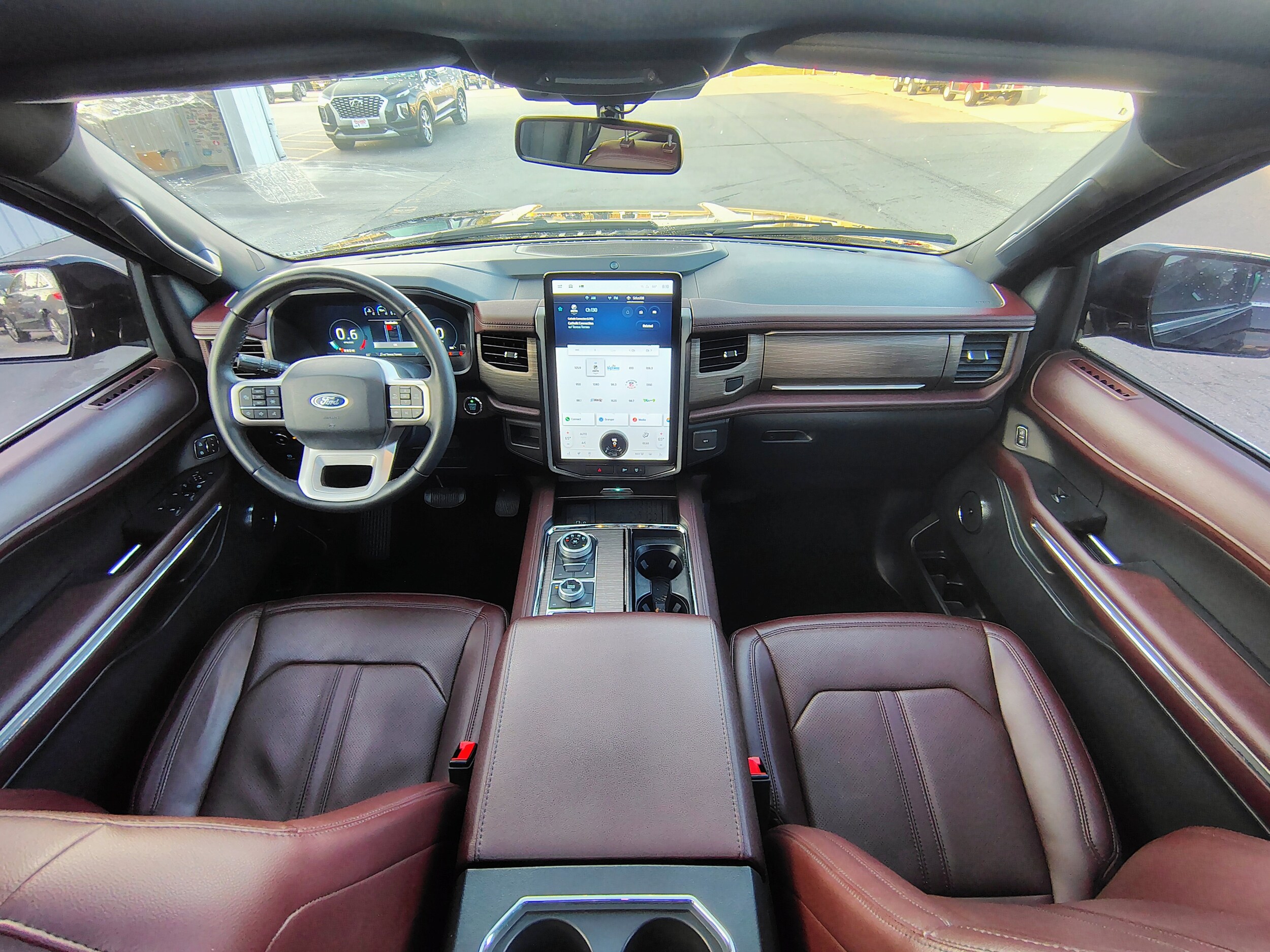 2022 Ford Expedition MAX Limited photo 2