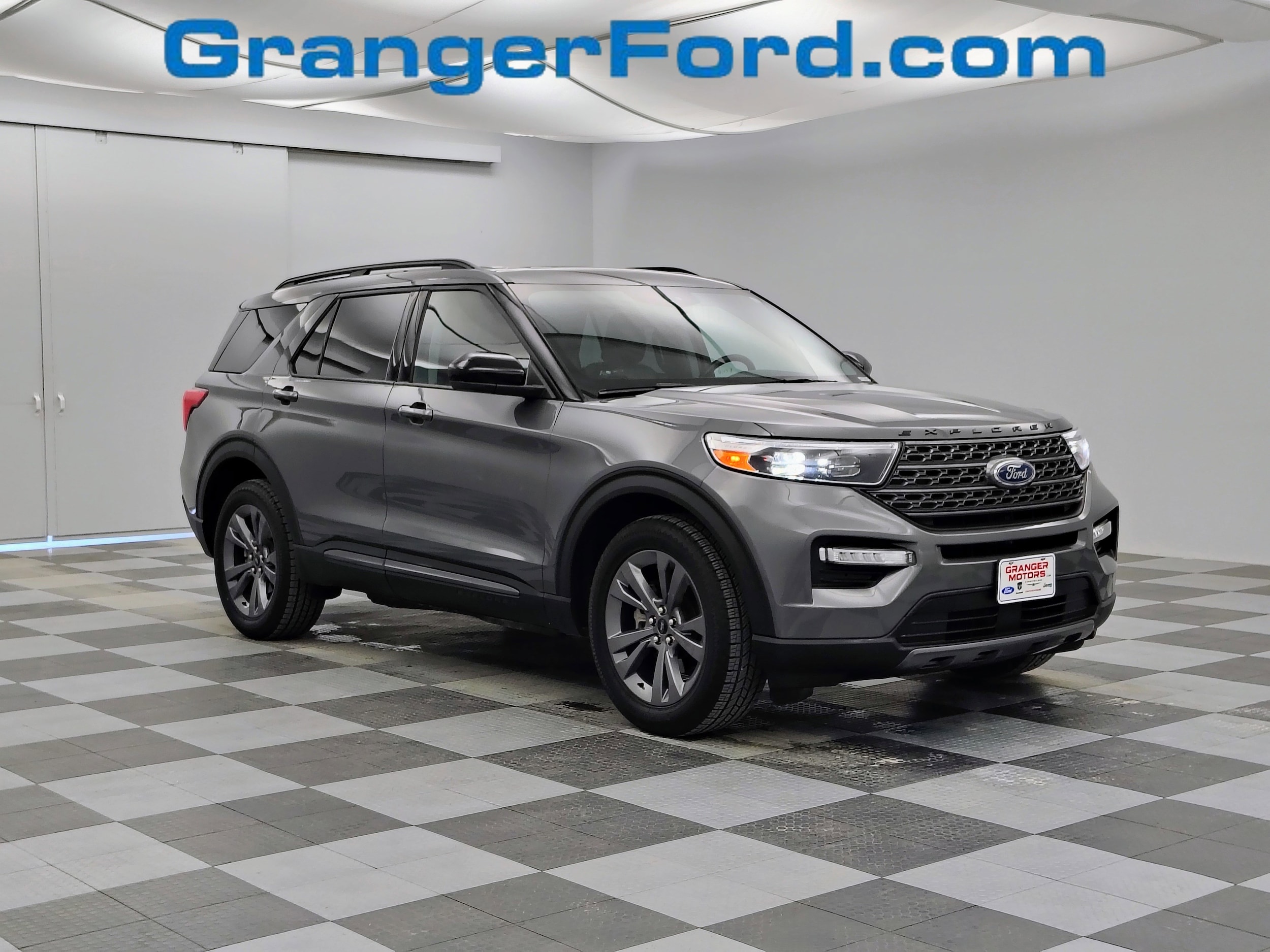 2022 Ford Explorer XLT's photo